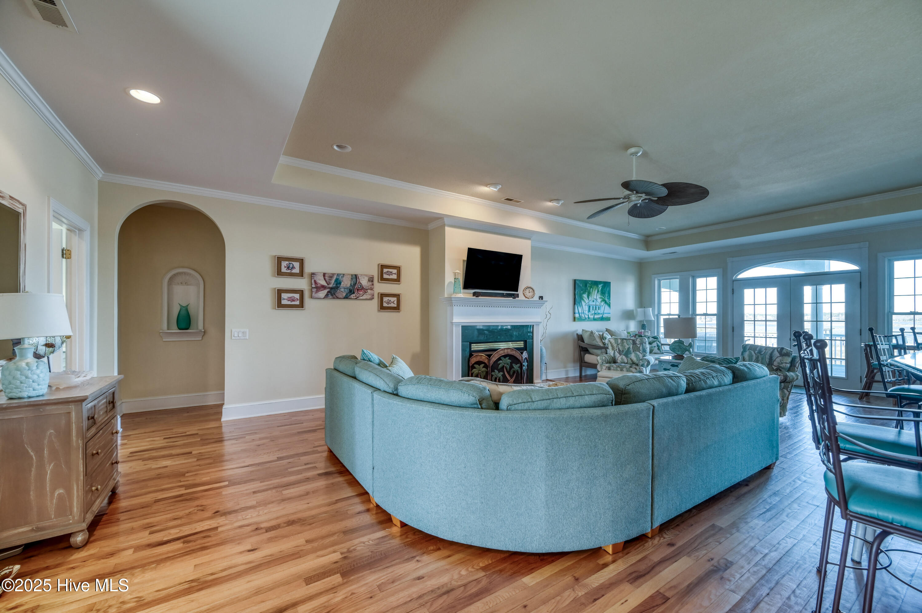 40 Sailview Drive, North Topsail Beach, NC 28460 – photo 10: Living Room1