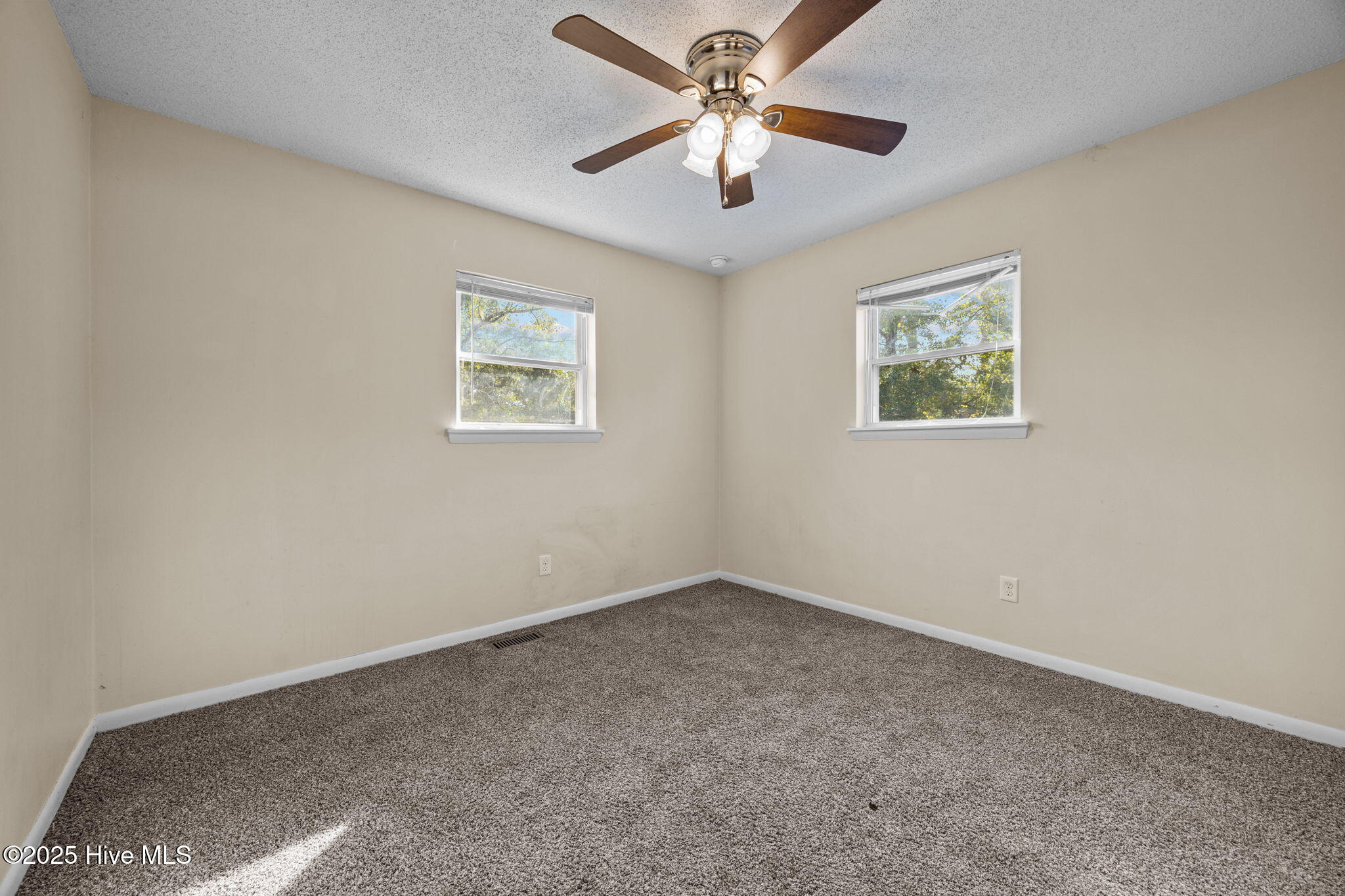 100539019 | Photo 27