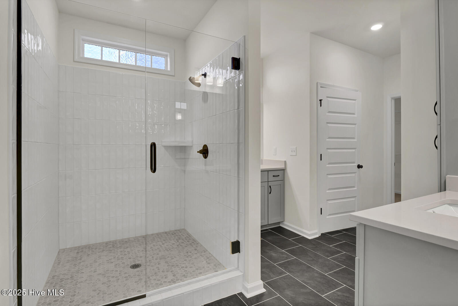 100559061 | Photo 19