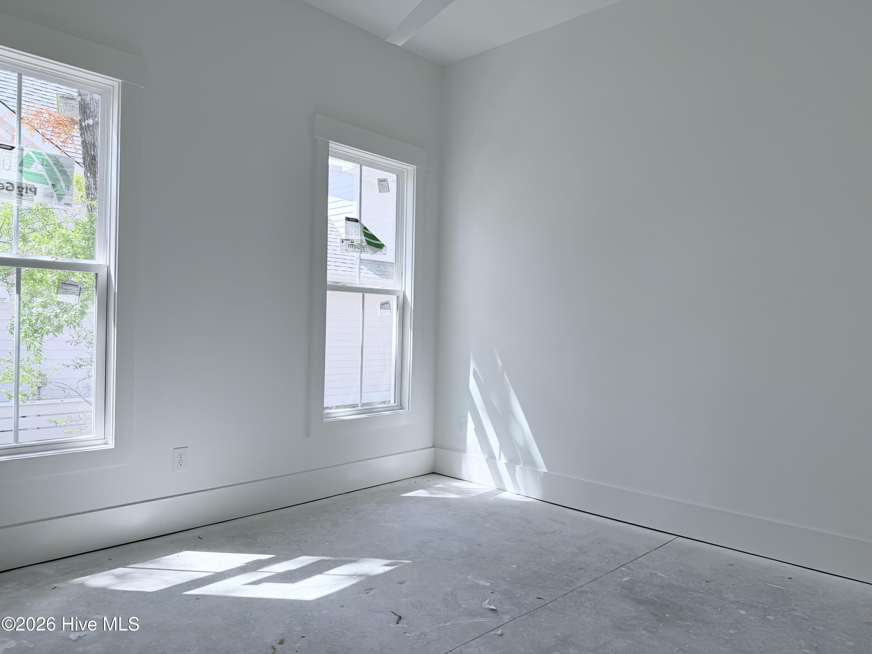 100543338 | Photo 21