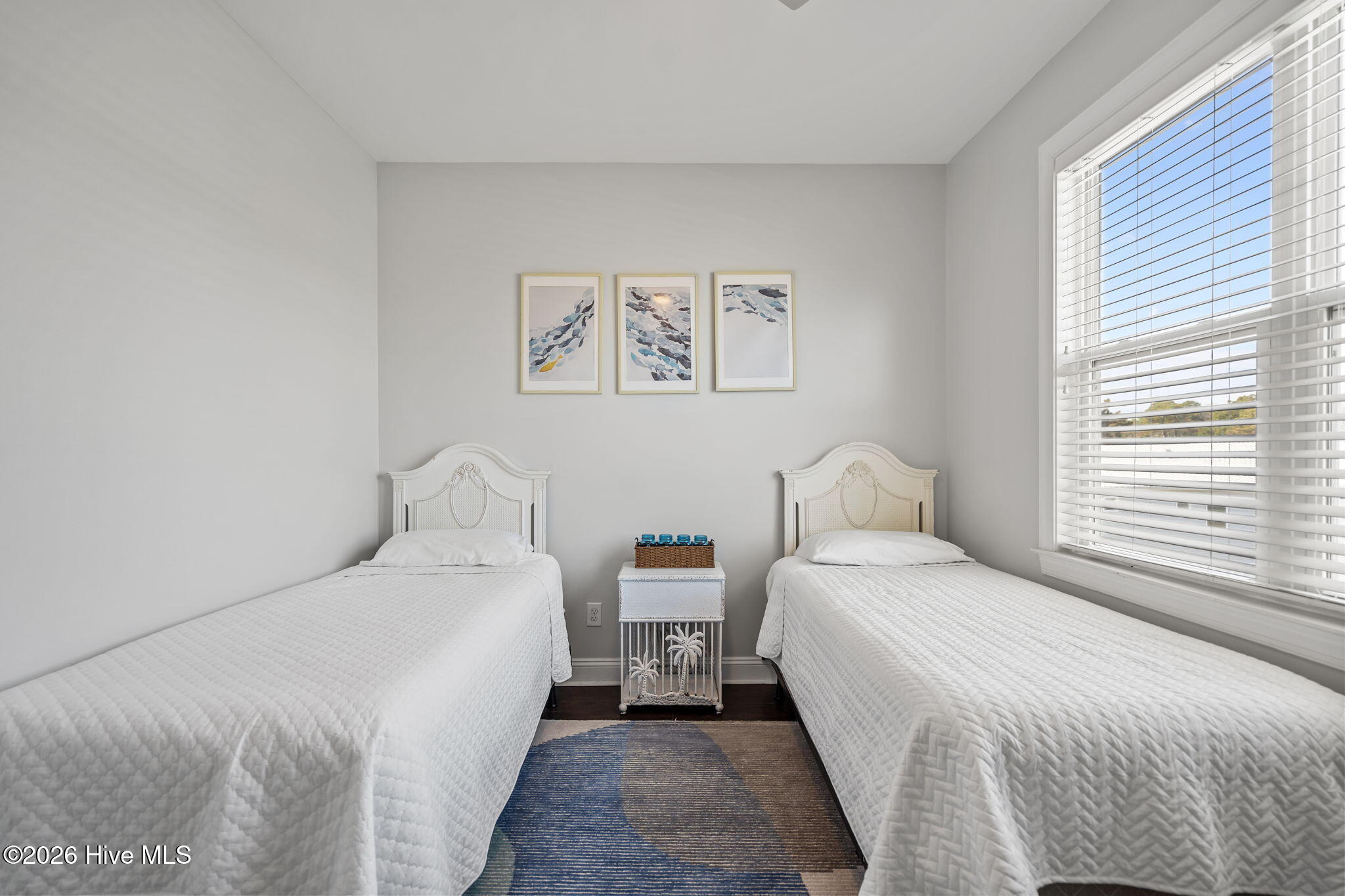 100560488 | Photo 25