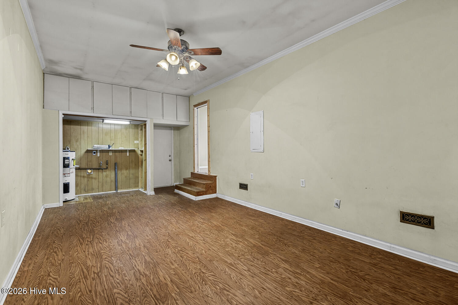 100548988 | Photo 11