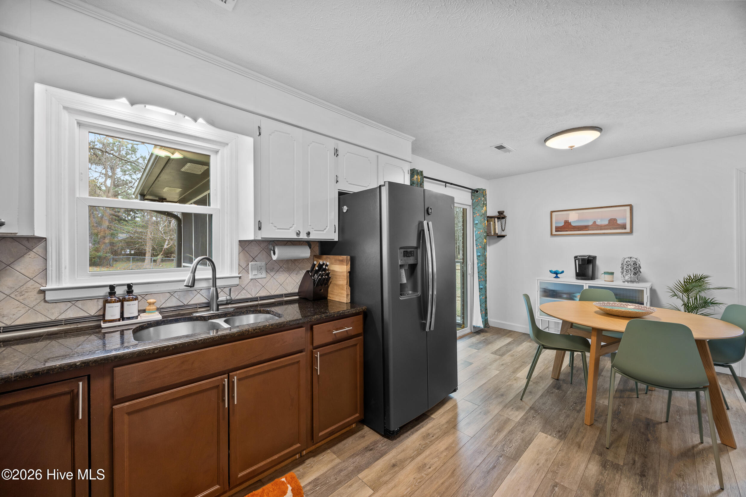 100557502 | Photo 15