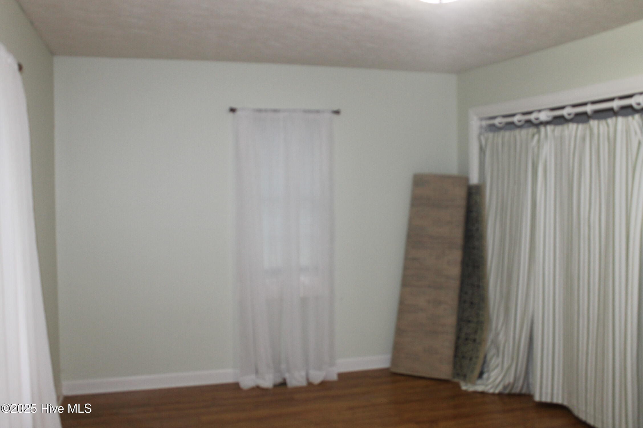 100536189 | Photo 18