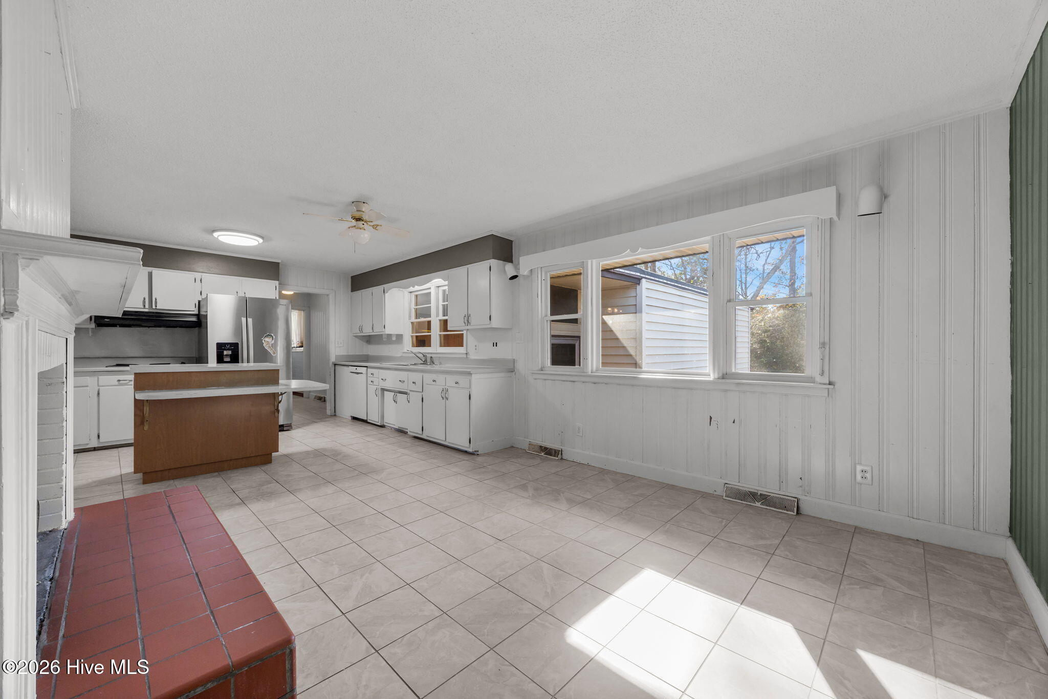 100547084 | Photo 31