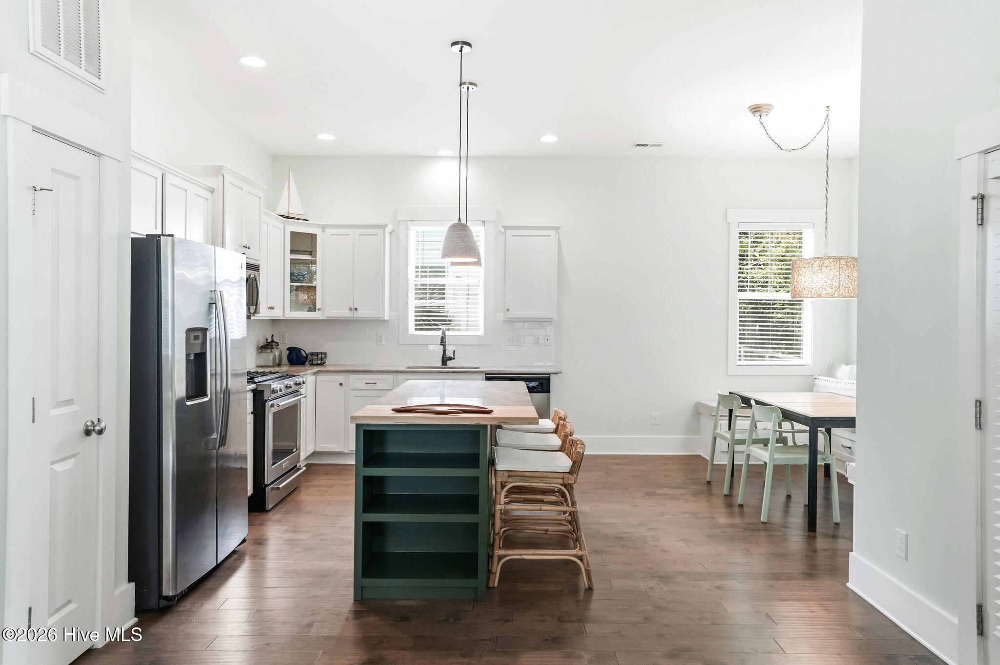 100565220 | Photo 21