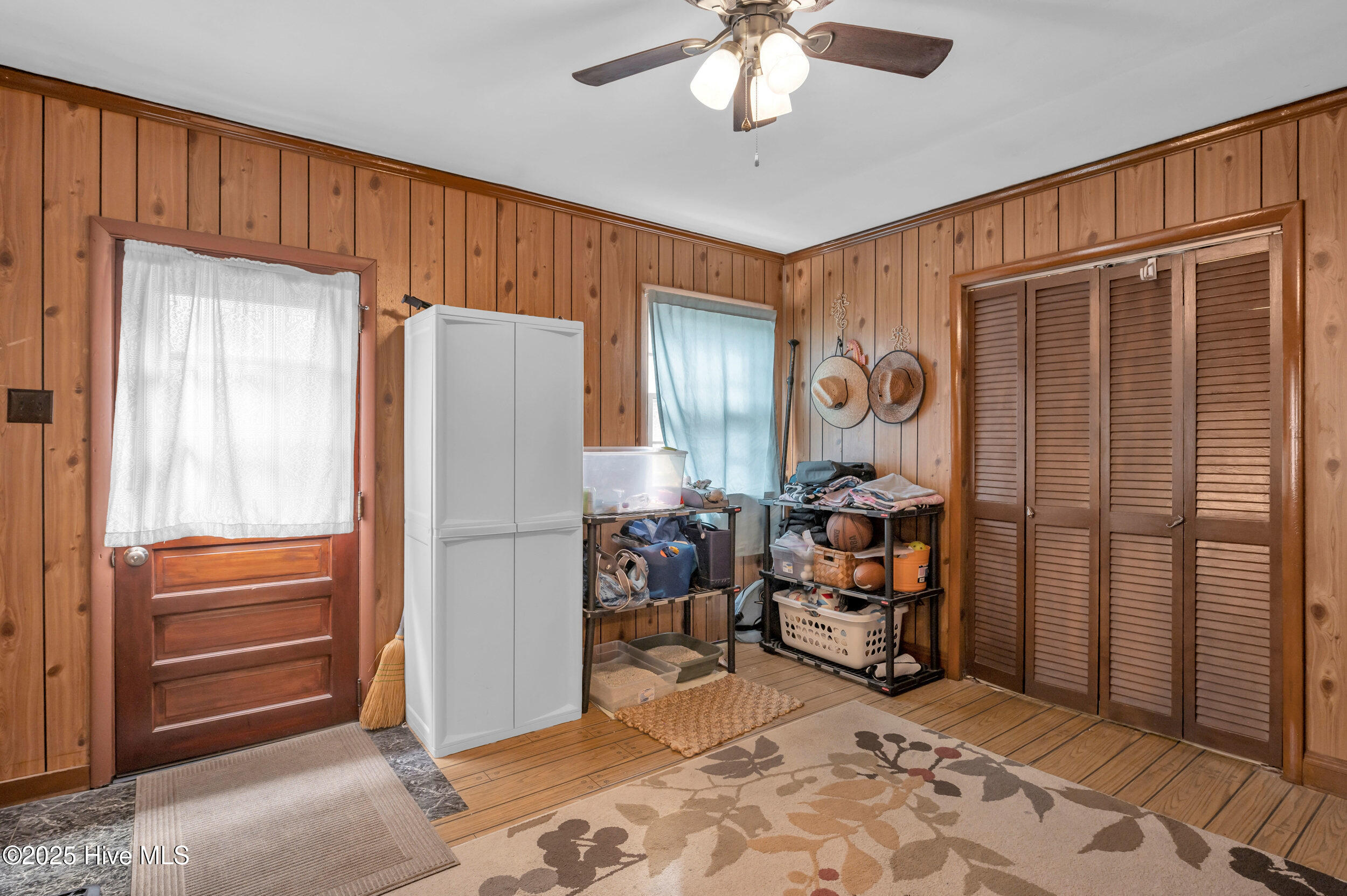 100562736 | Photo 29