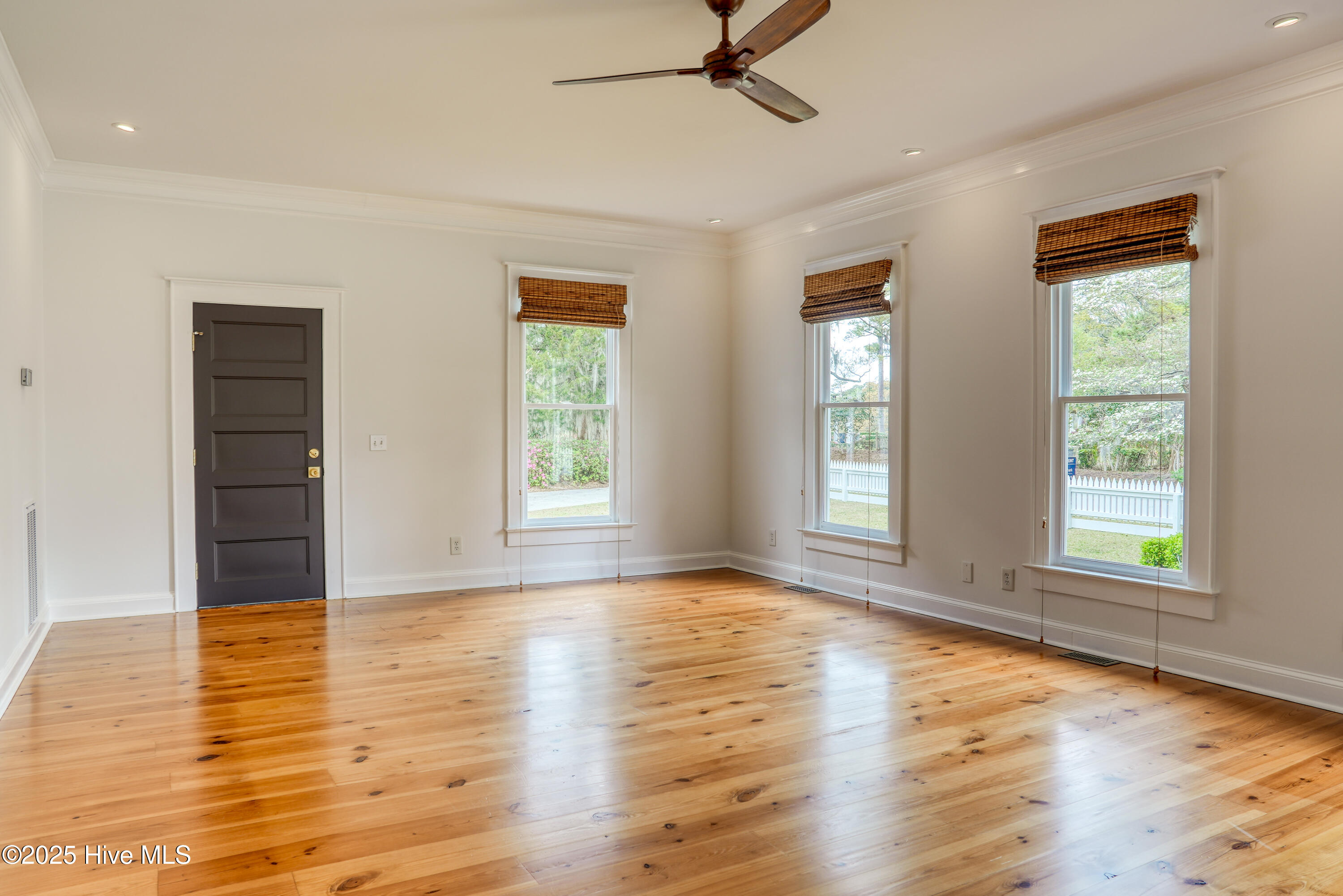 100559496 | Photo 12