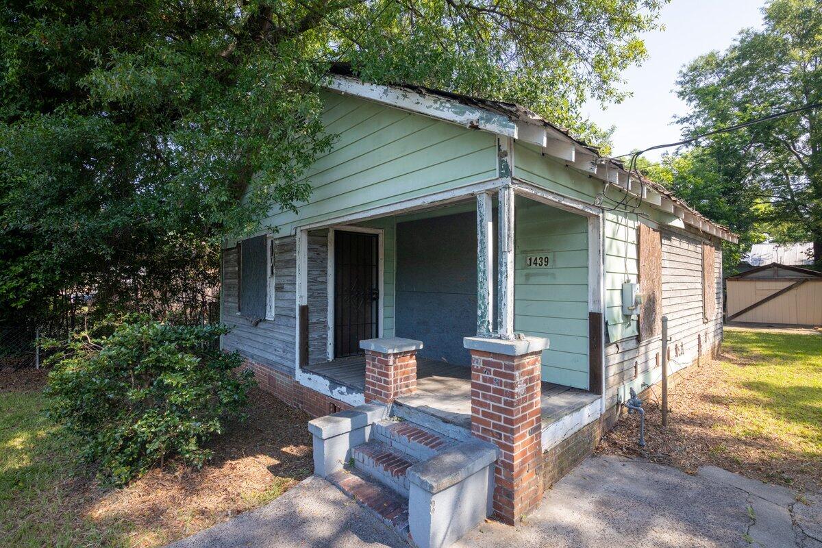 1439 Dewitt Street-03