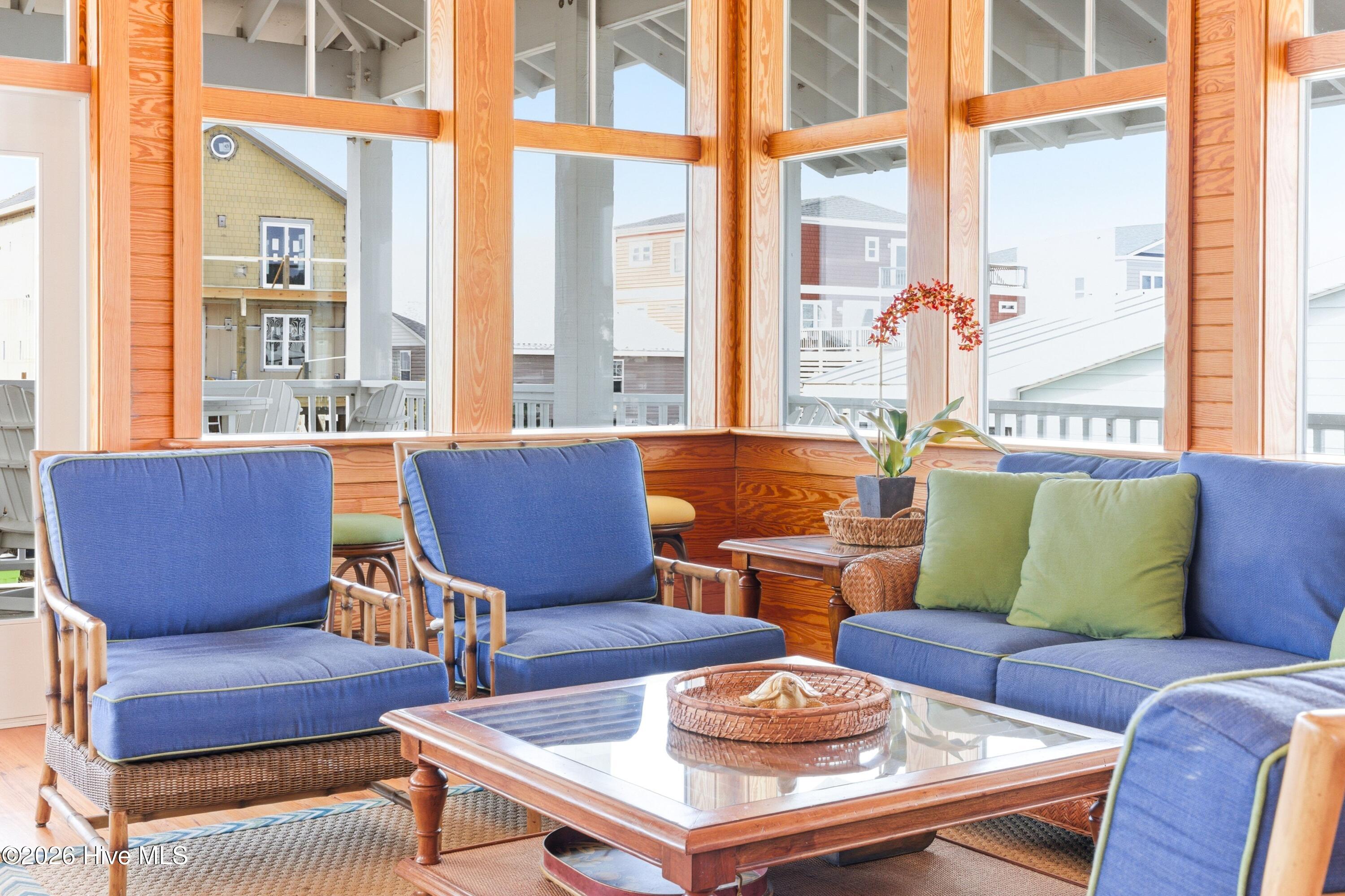 100530146 | Photo 59