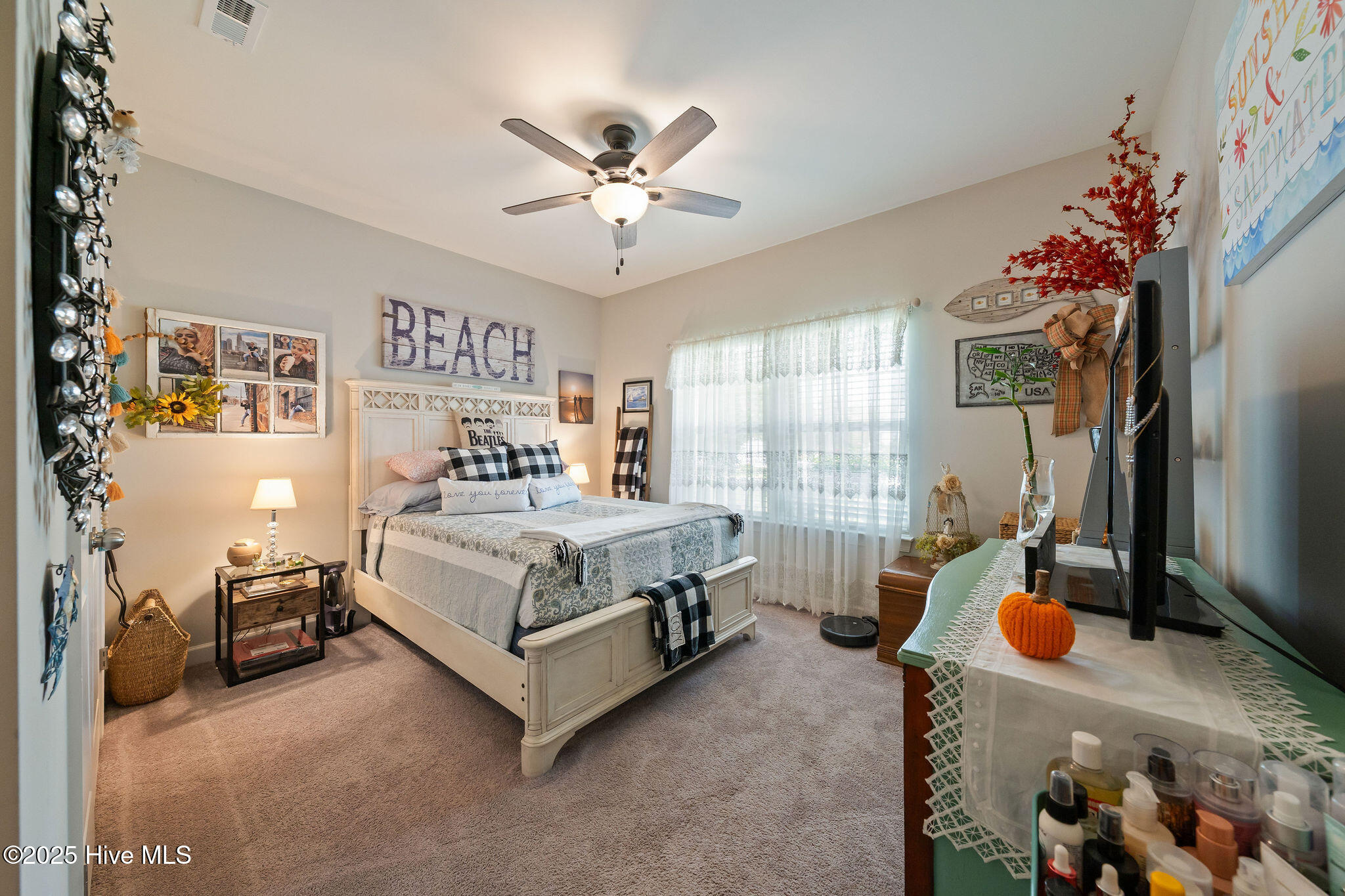 100529341 | Photo 42