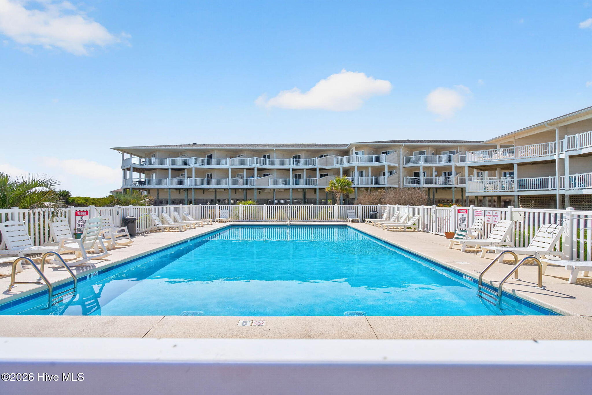 100570514 | Photo 51