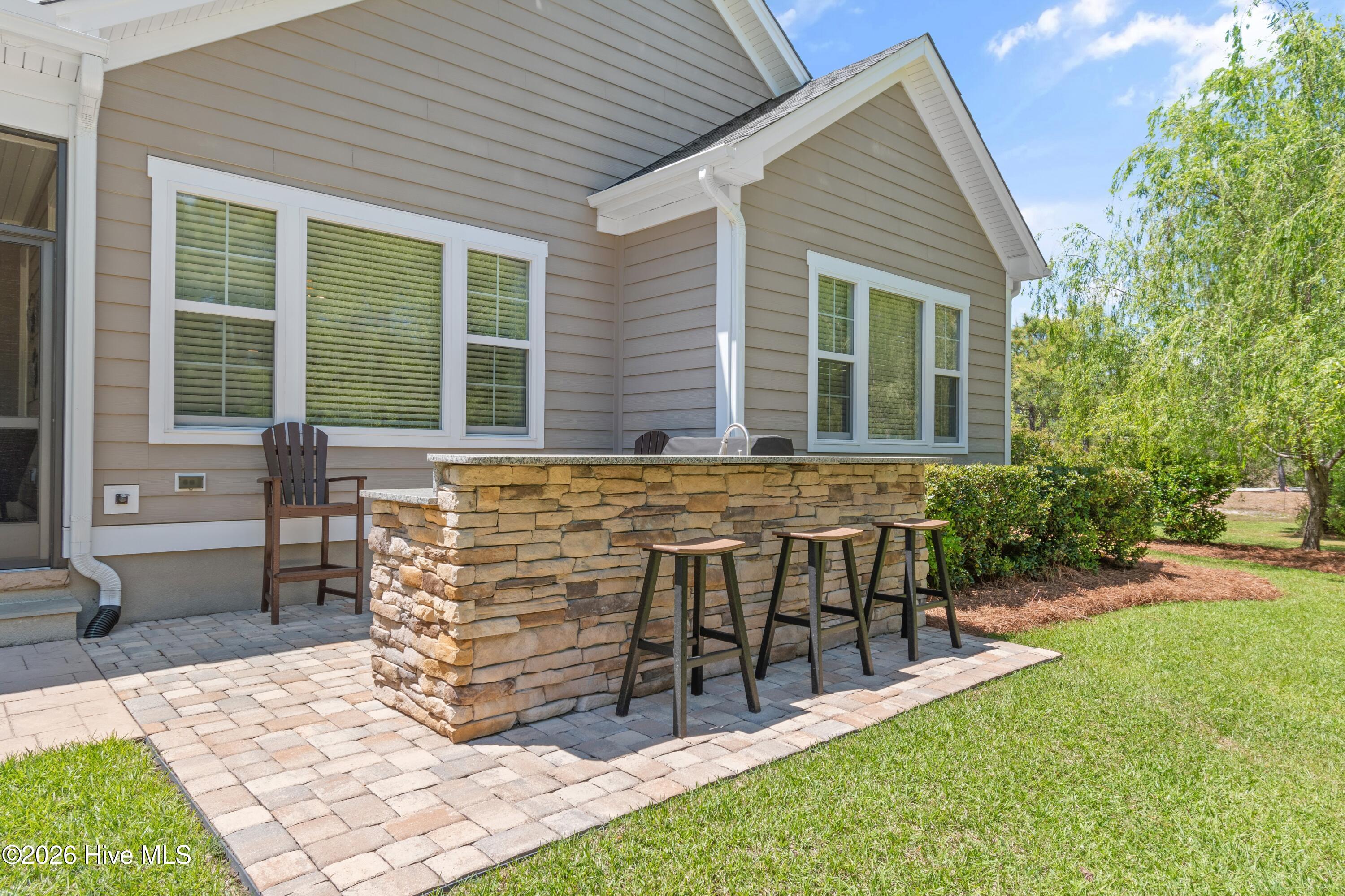 100568990 | Photo 69