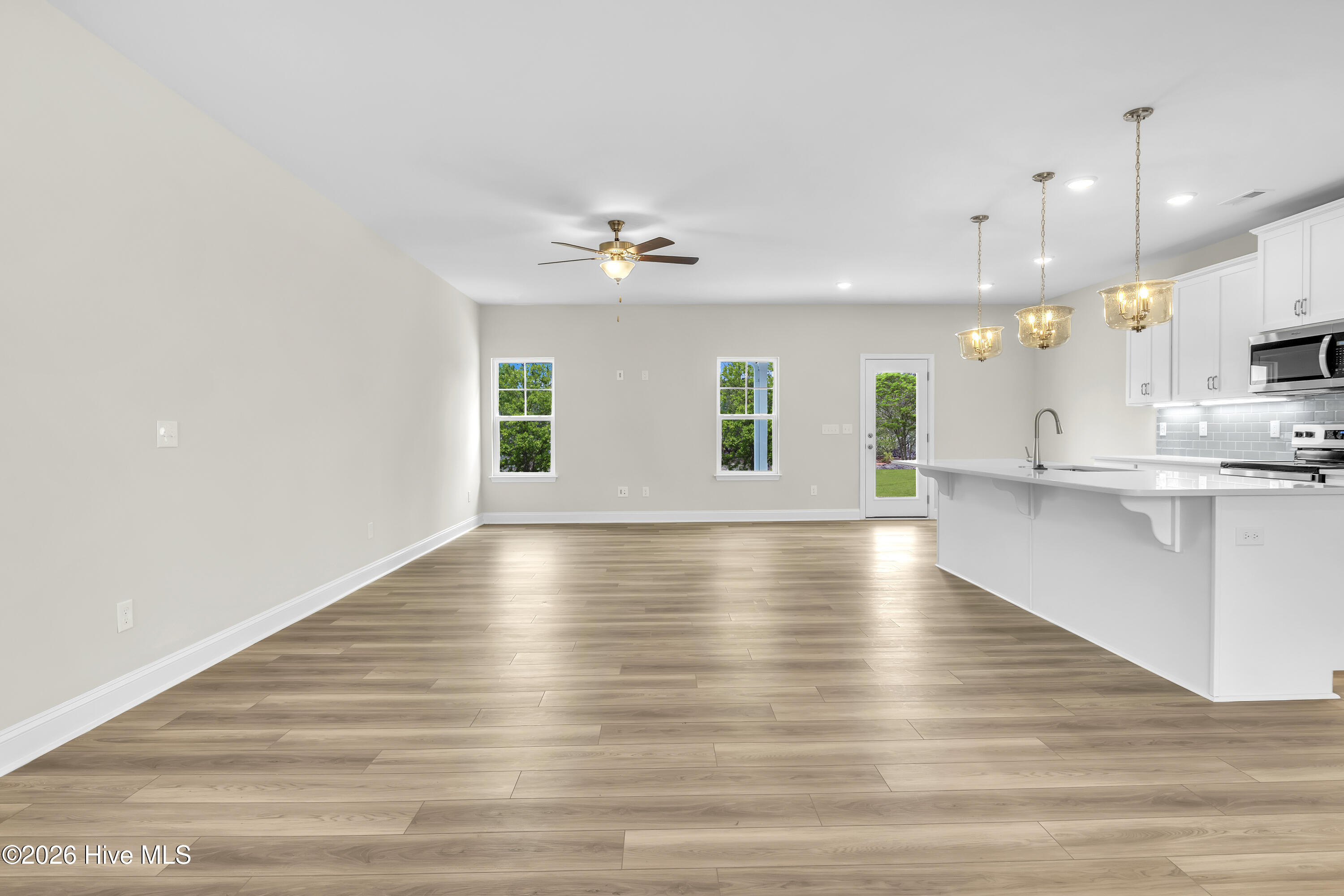 100552787 | Photo 11