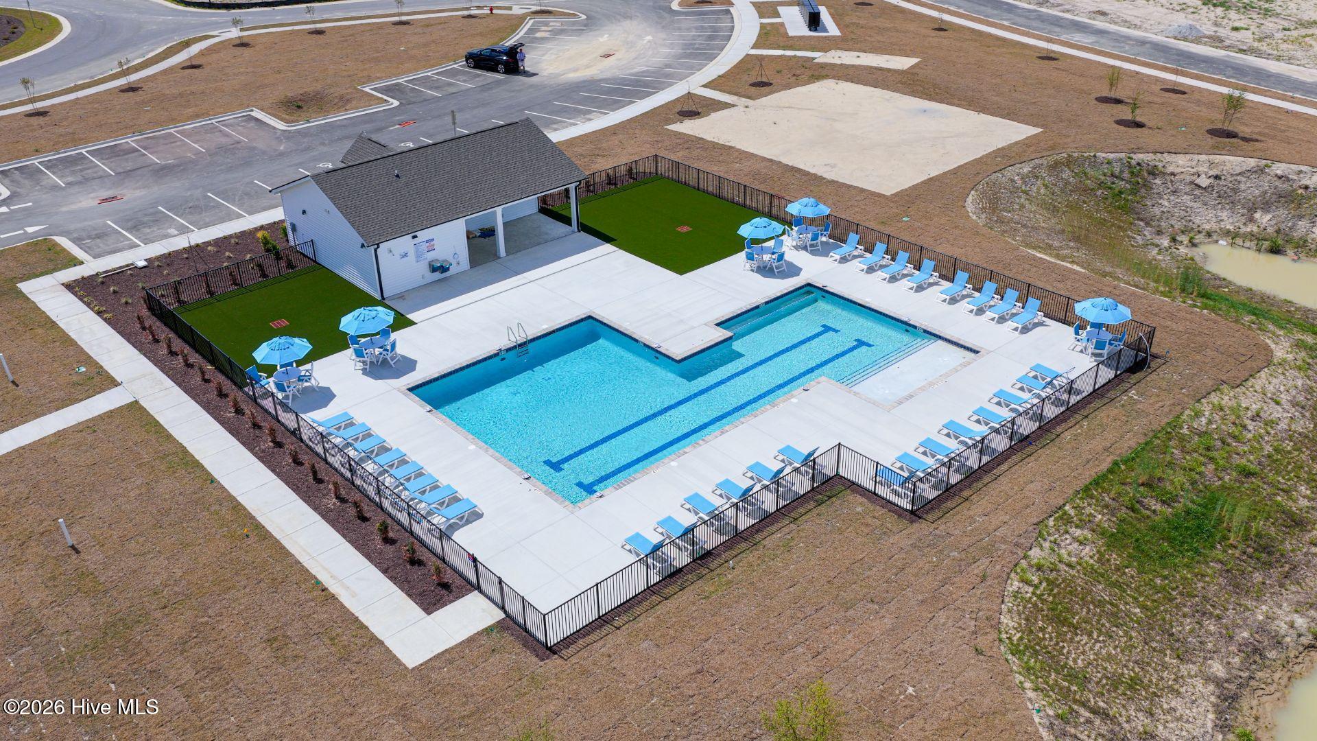 100552098 | Photo 38