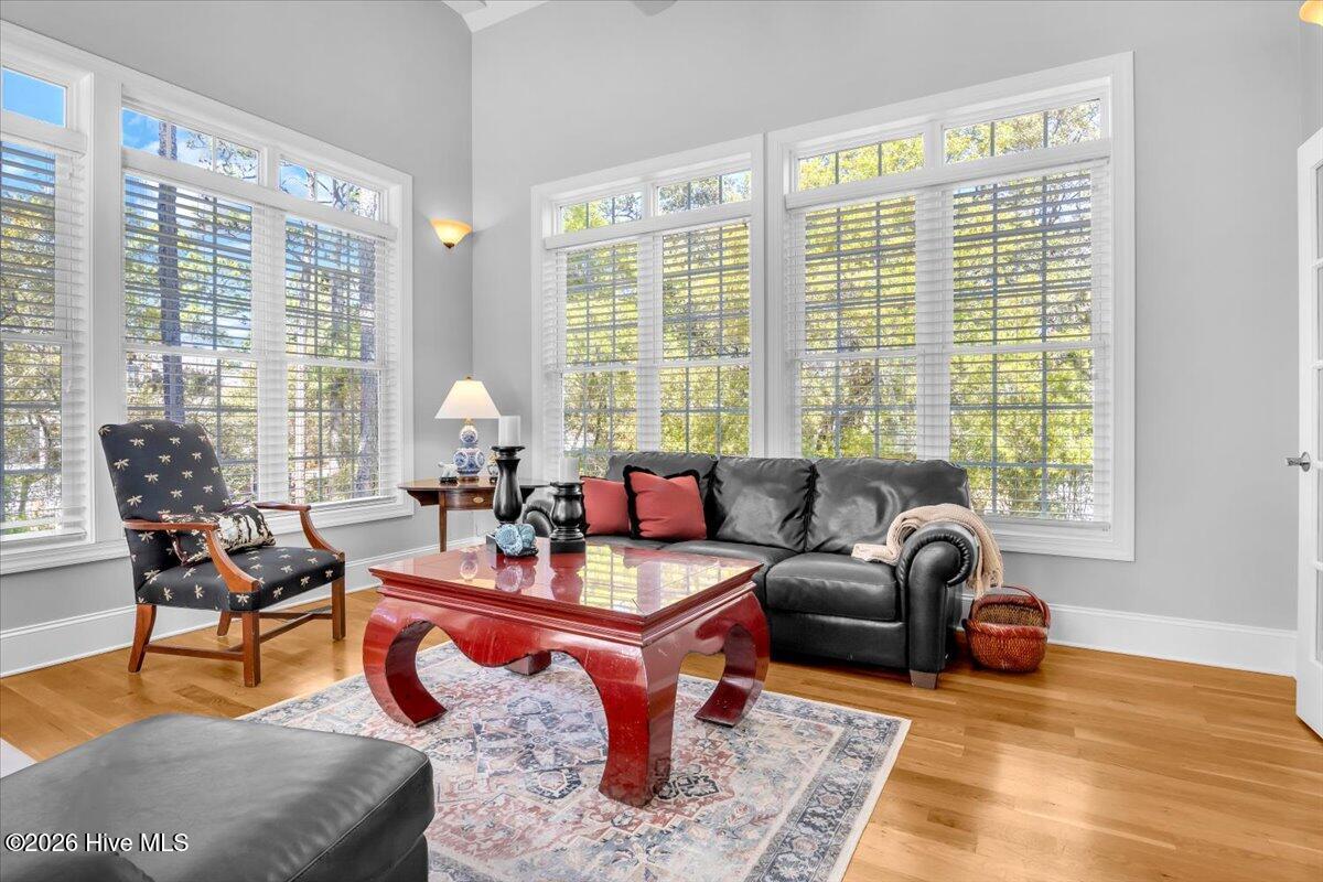 100565920 | Photo 34