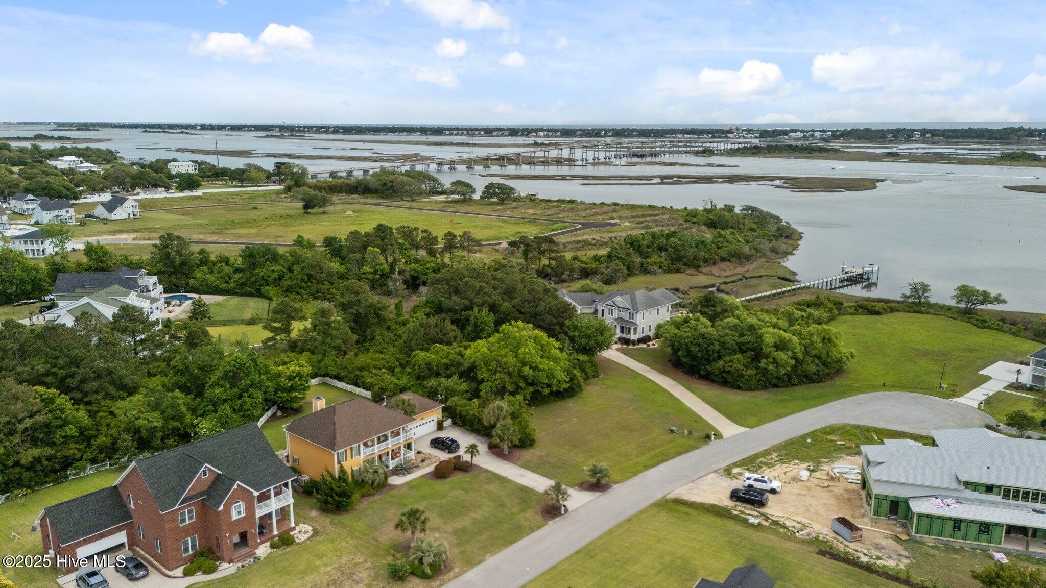 100556100 | Photo 18