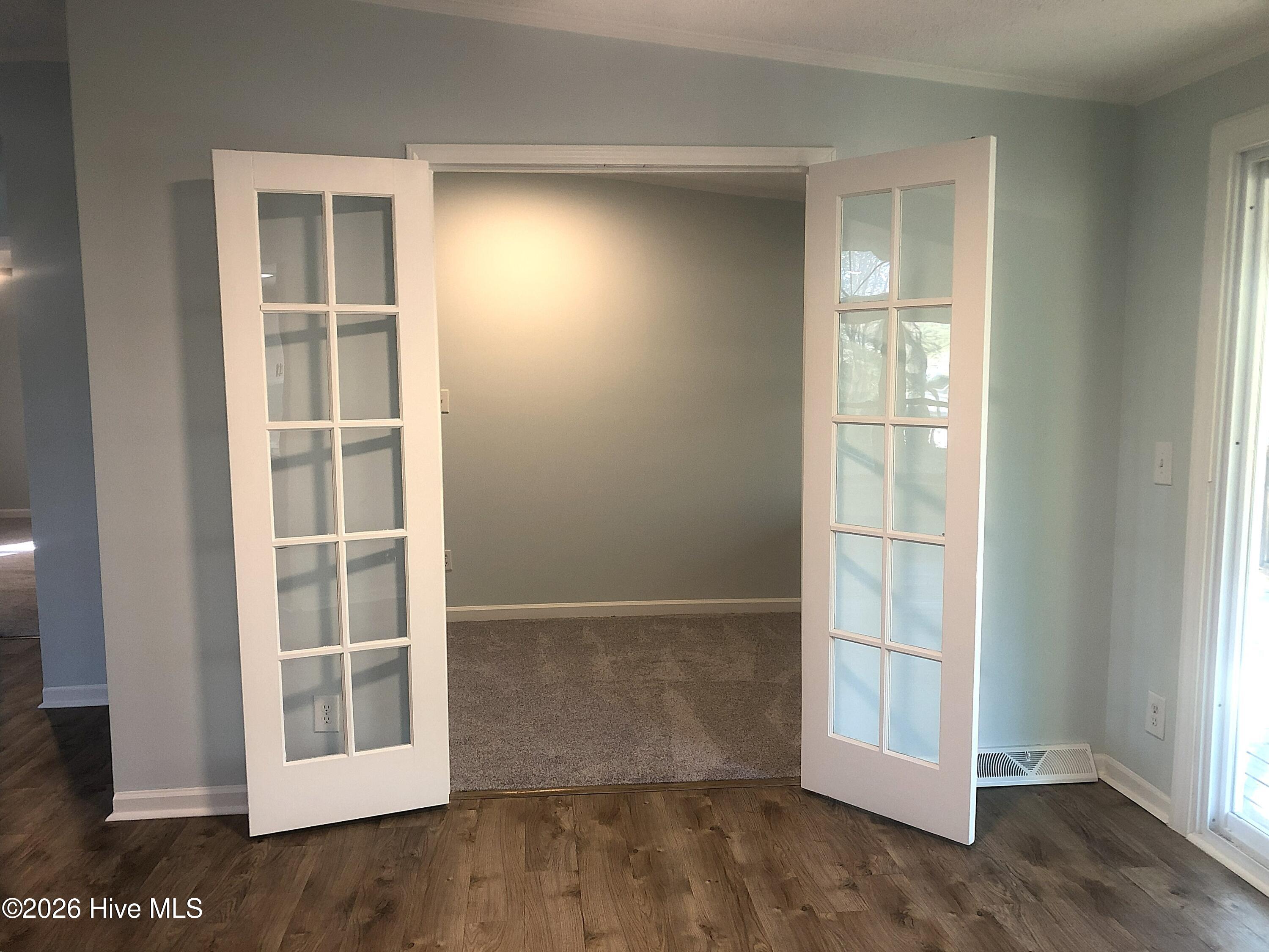 100549339 | Photo 16