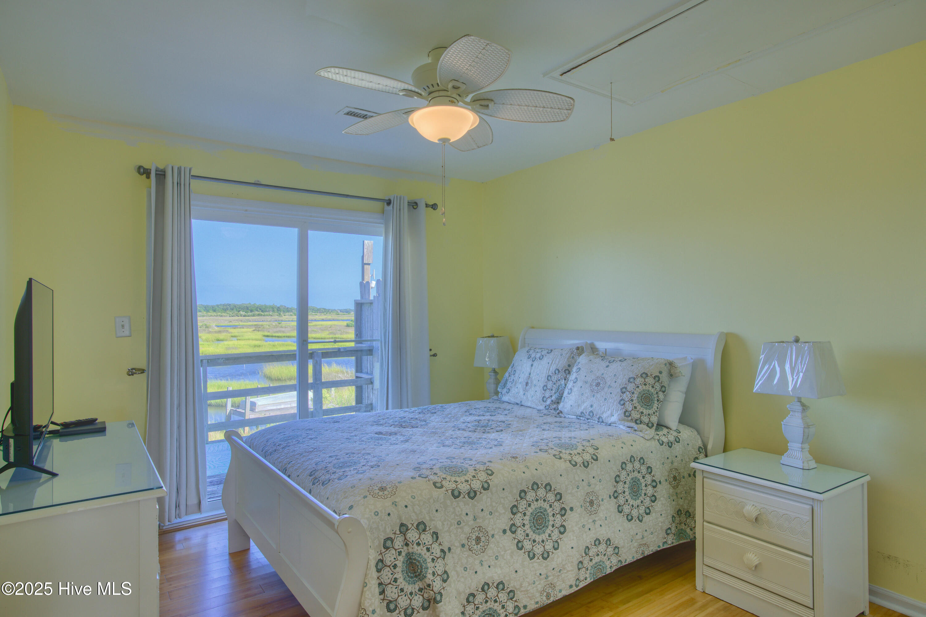 100534392 | Photo 18