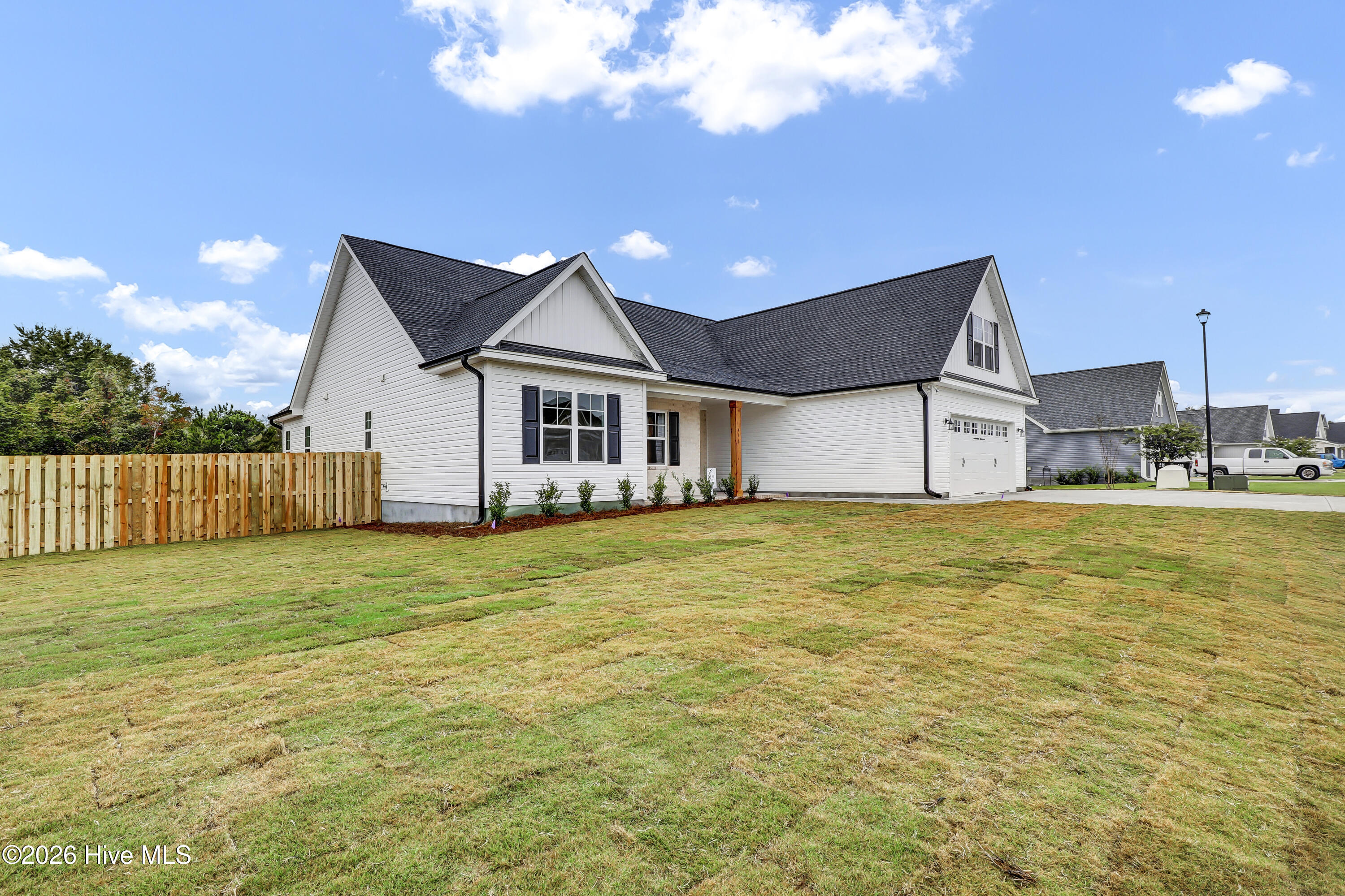 Photo 1 of Single family home for sale at 466 Bellows Ln, Rocky Point, NC 28457 | MLS# 100562652 | Listing updated on 2026-10-08