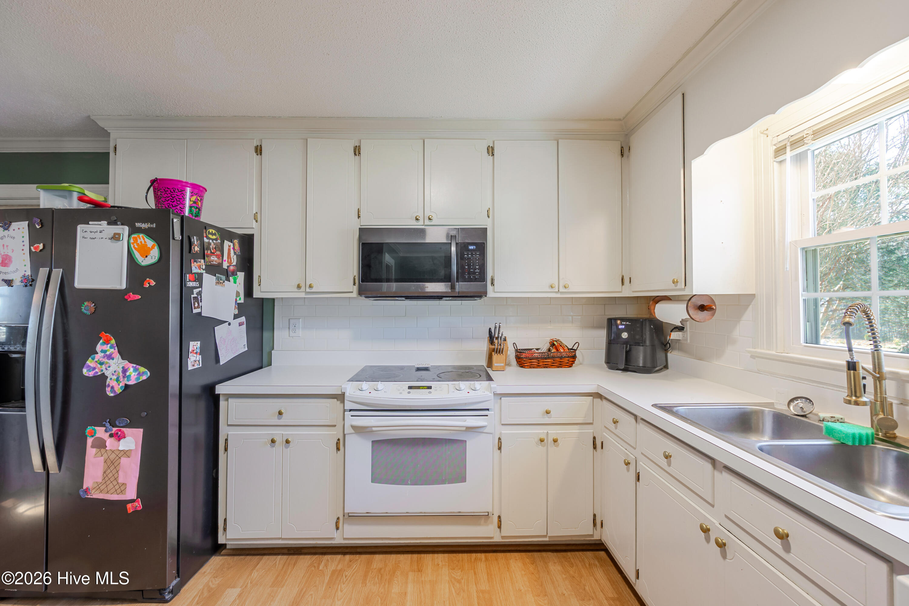 2405WilliamsburgDr_08