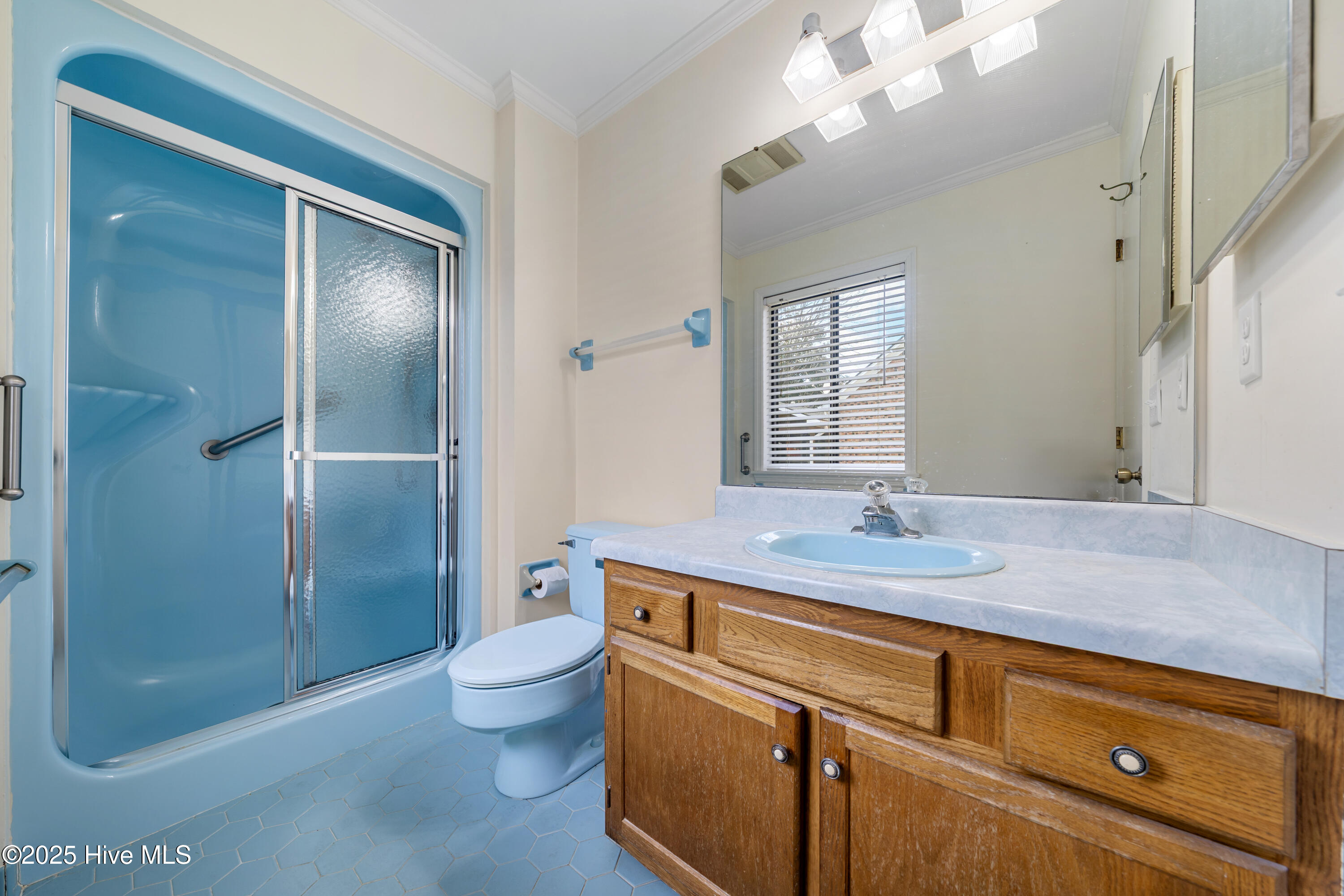 100542635 | Photo 21