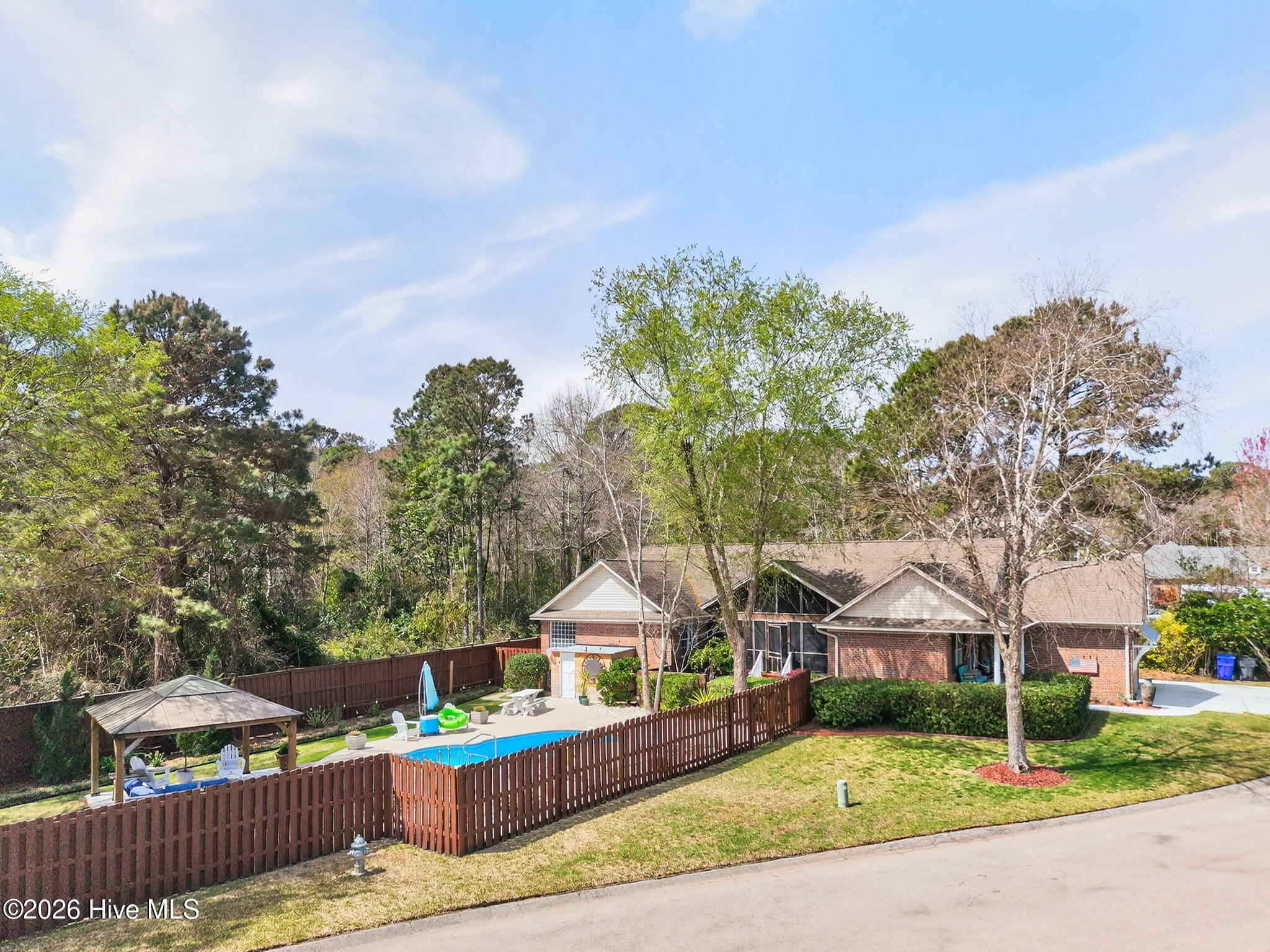 100562589 | Photo 71