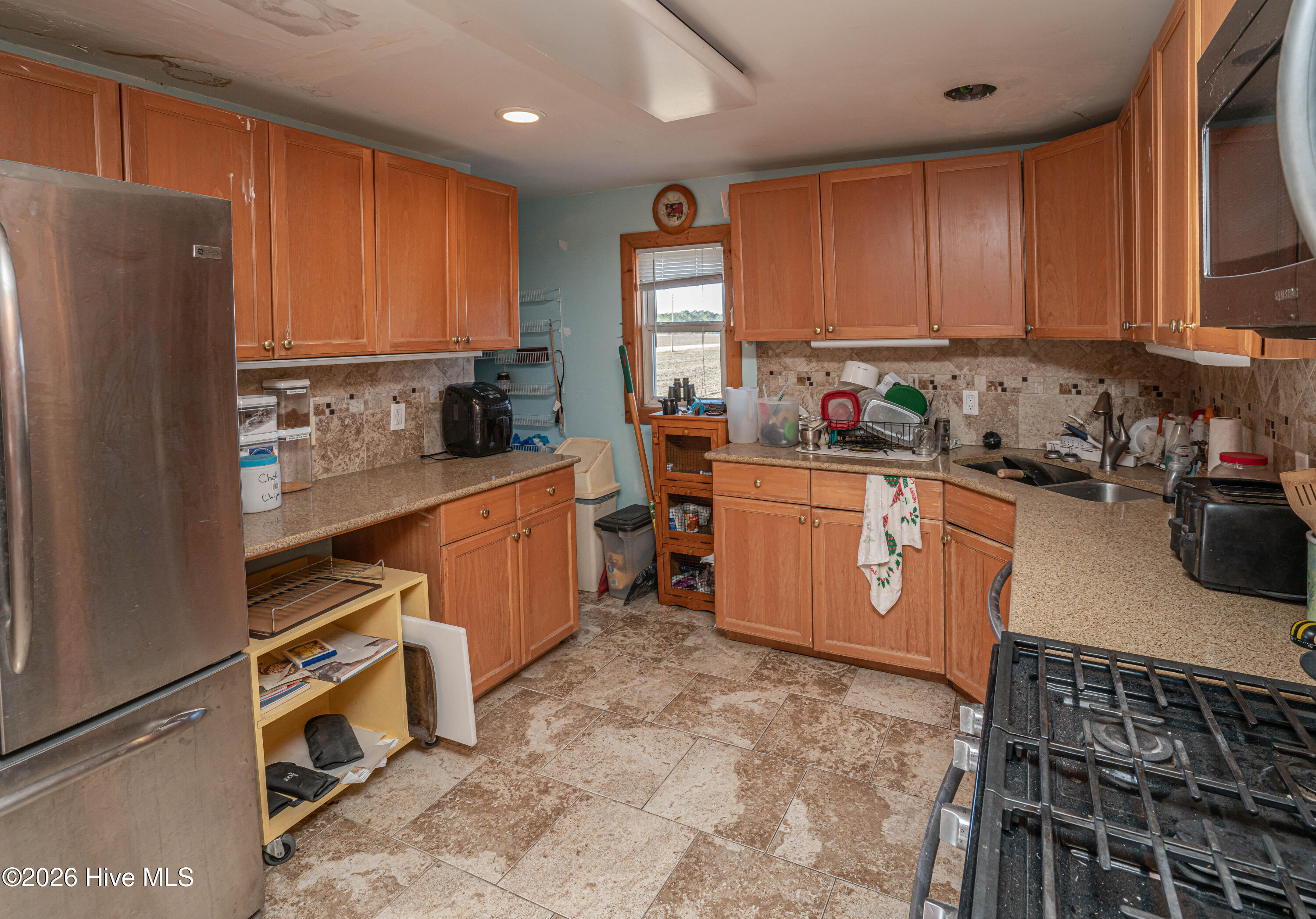 100549840 | Photo 18