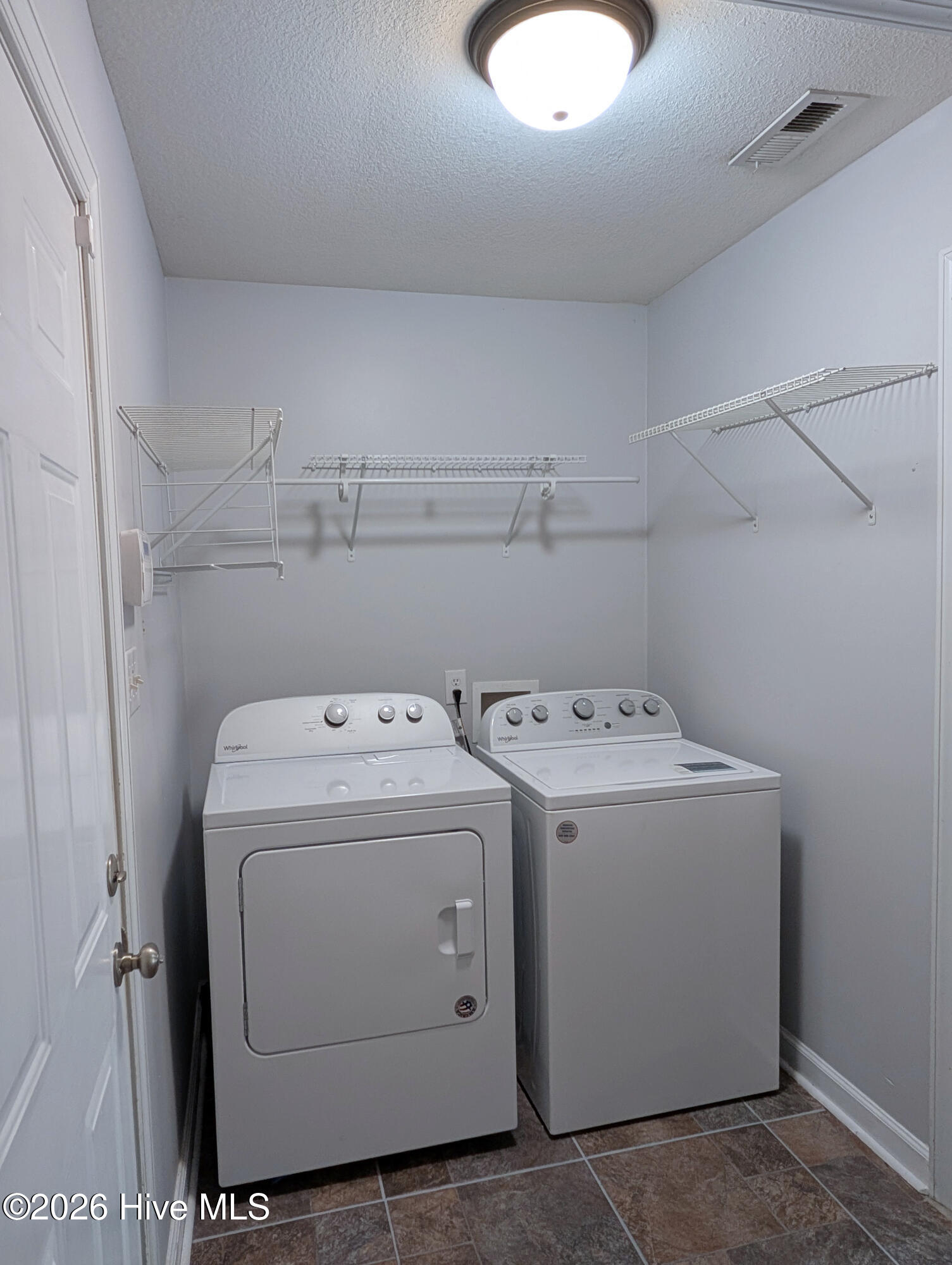 100564734 | Photo 53