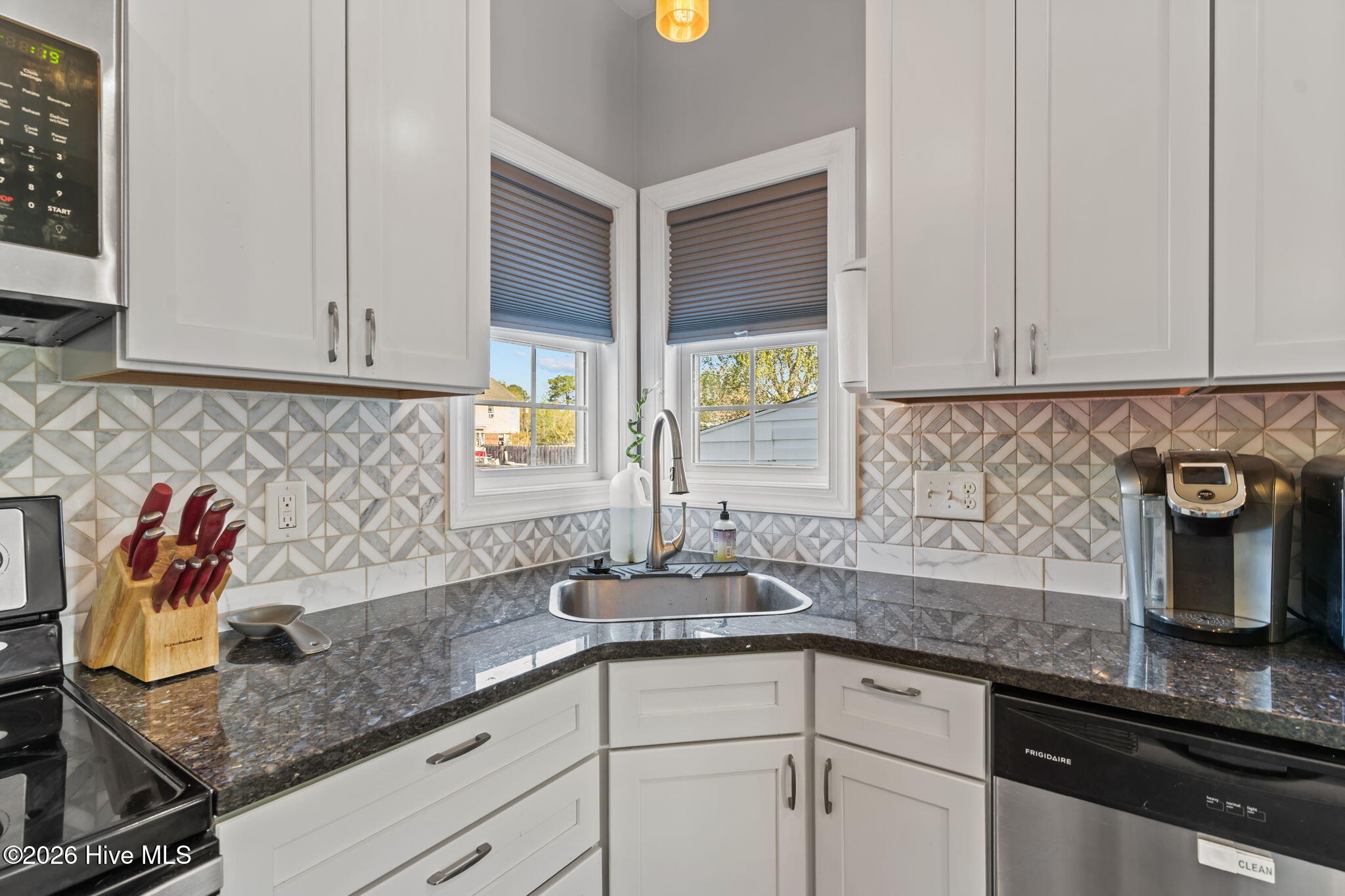 100564590 | Photo 18