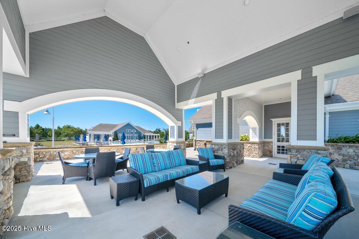 100560313 | Photo 19