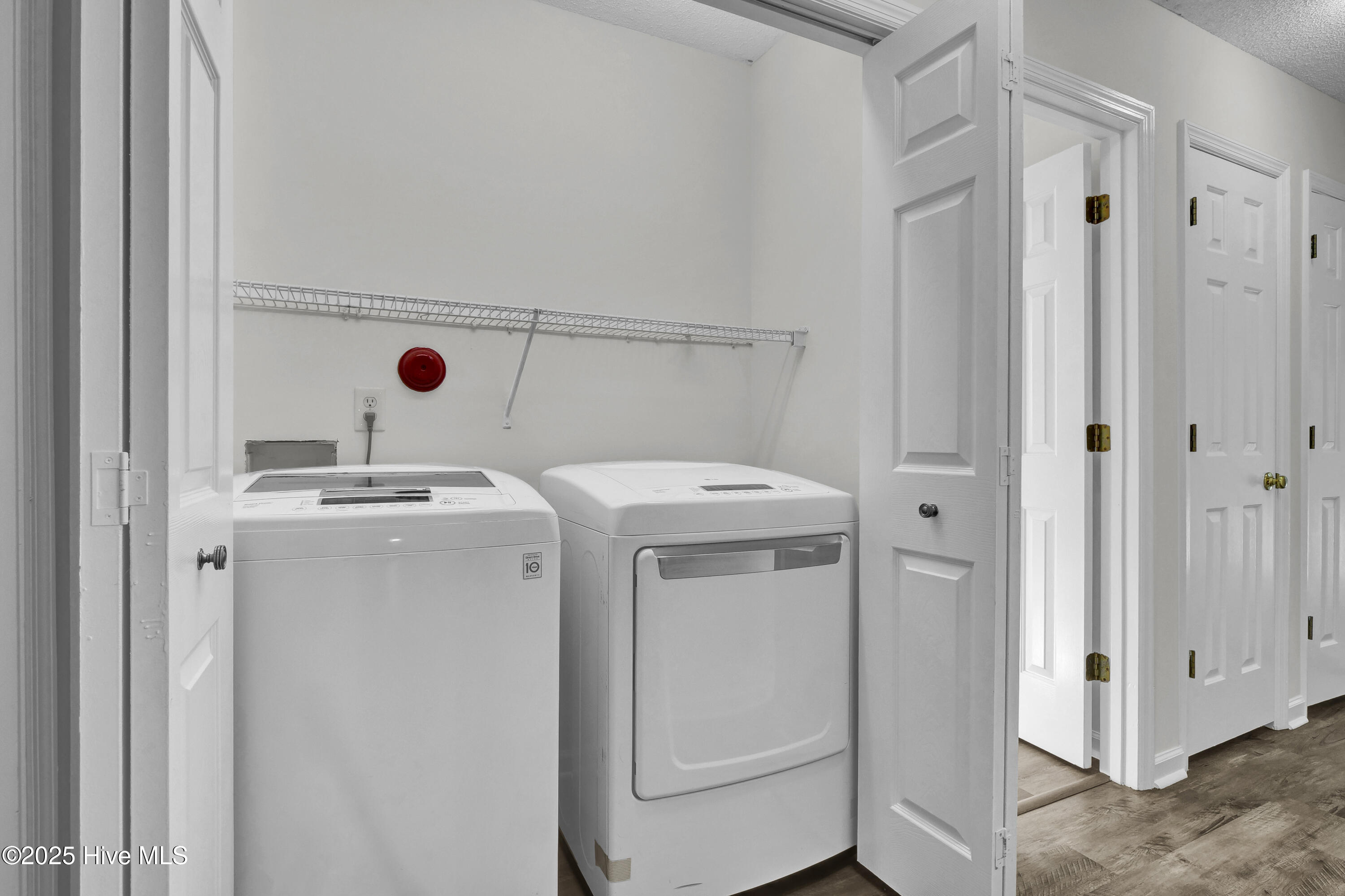 100540717 | Photo 28