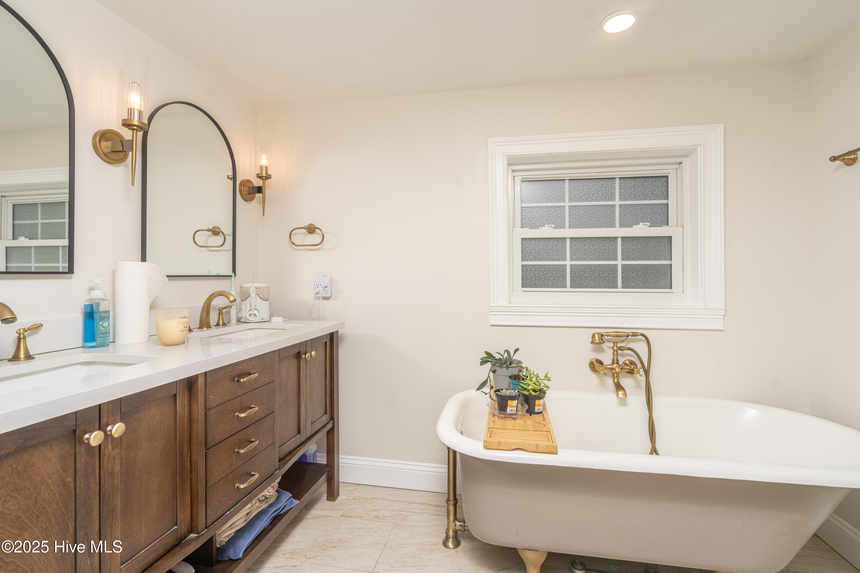 100536527 | Photo 20