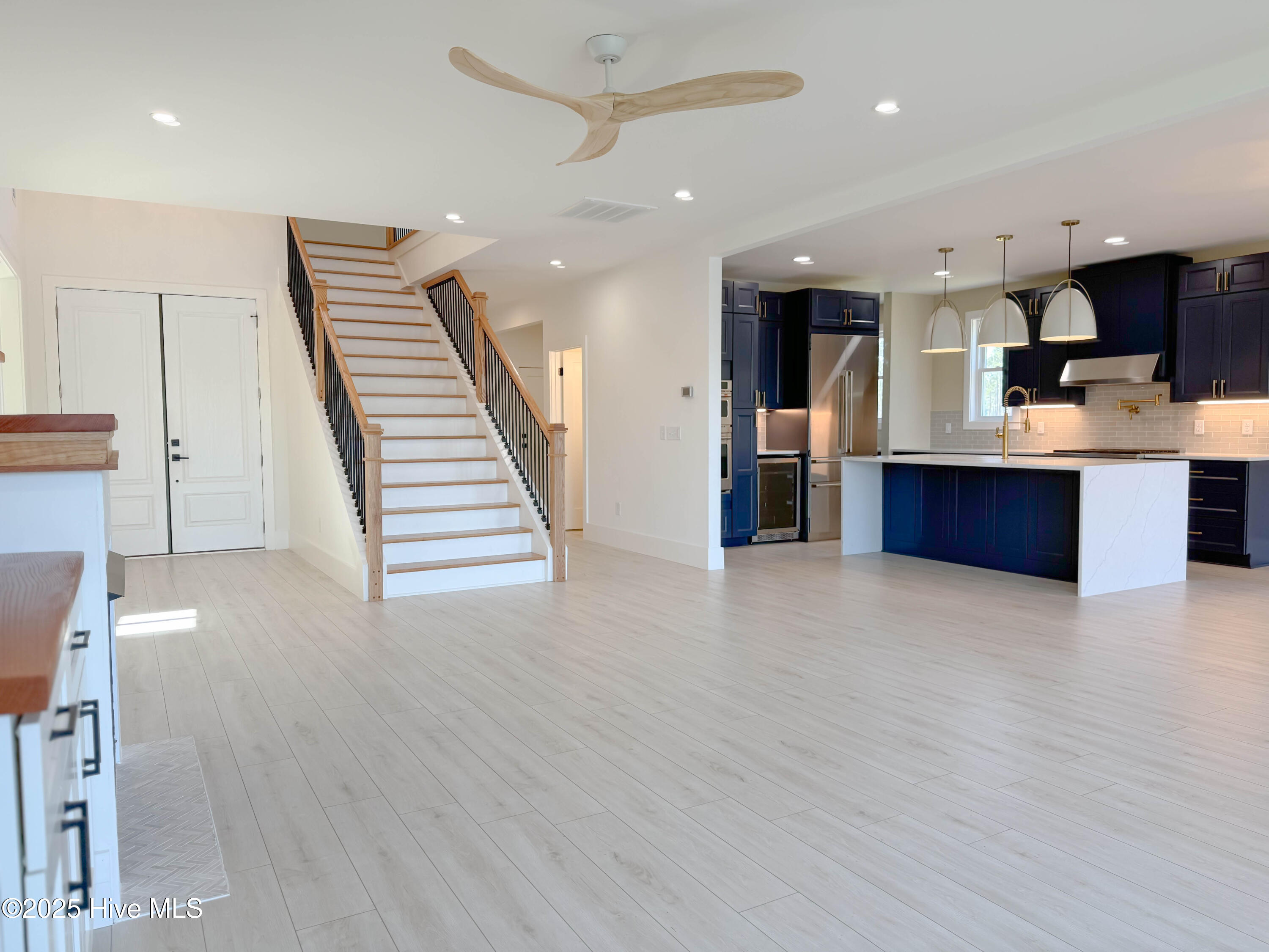 100539536 | Photo 127