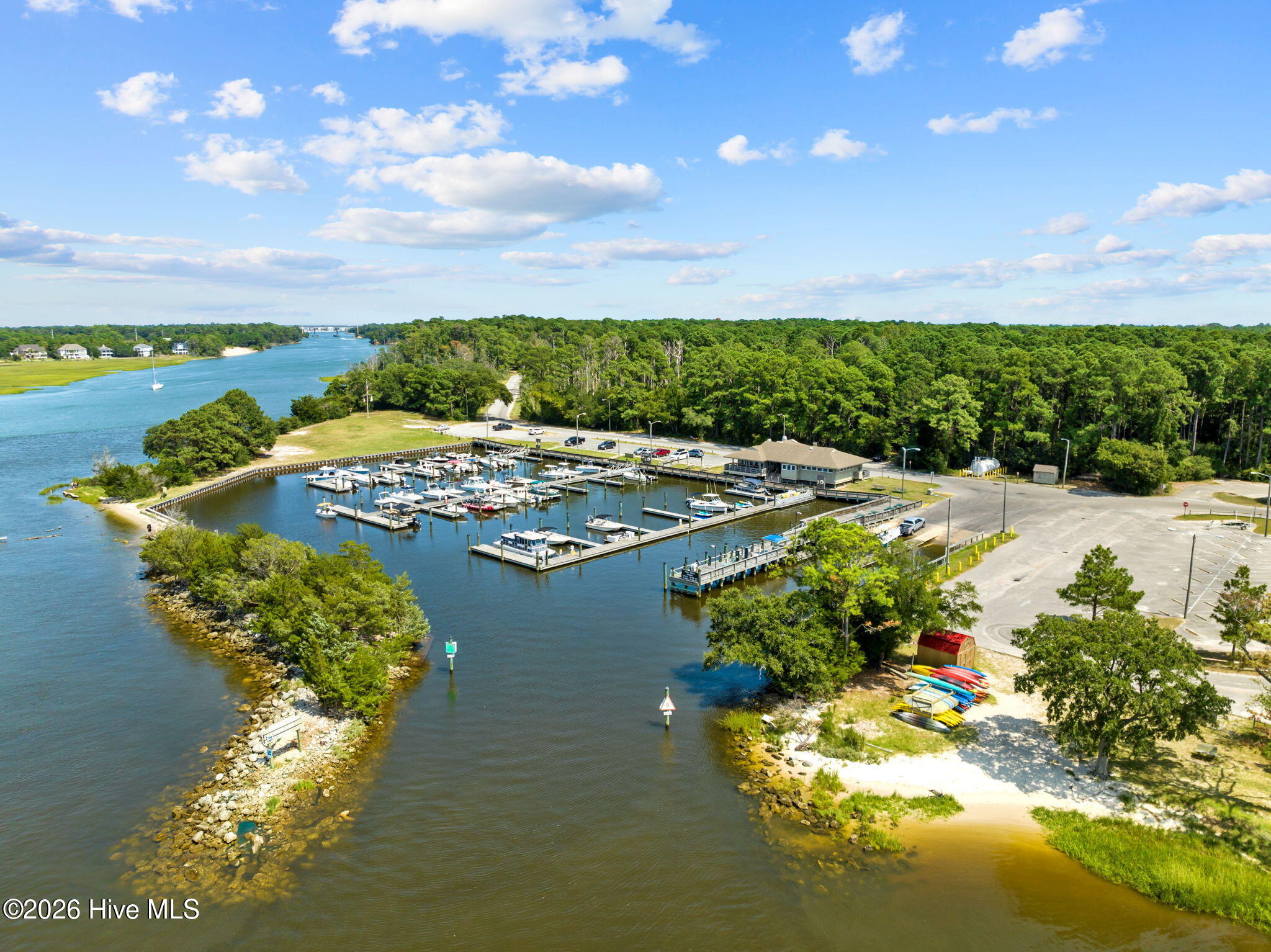 100563786 | Photo 28