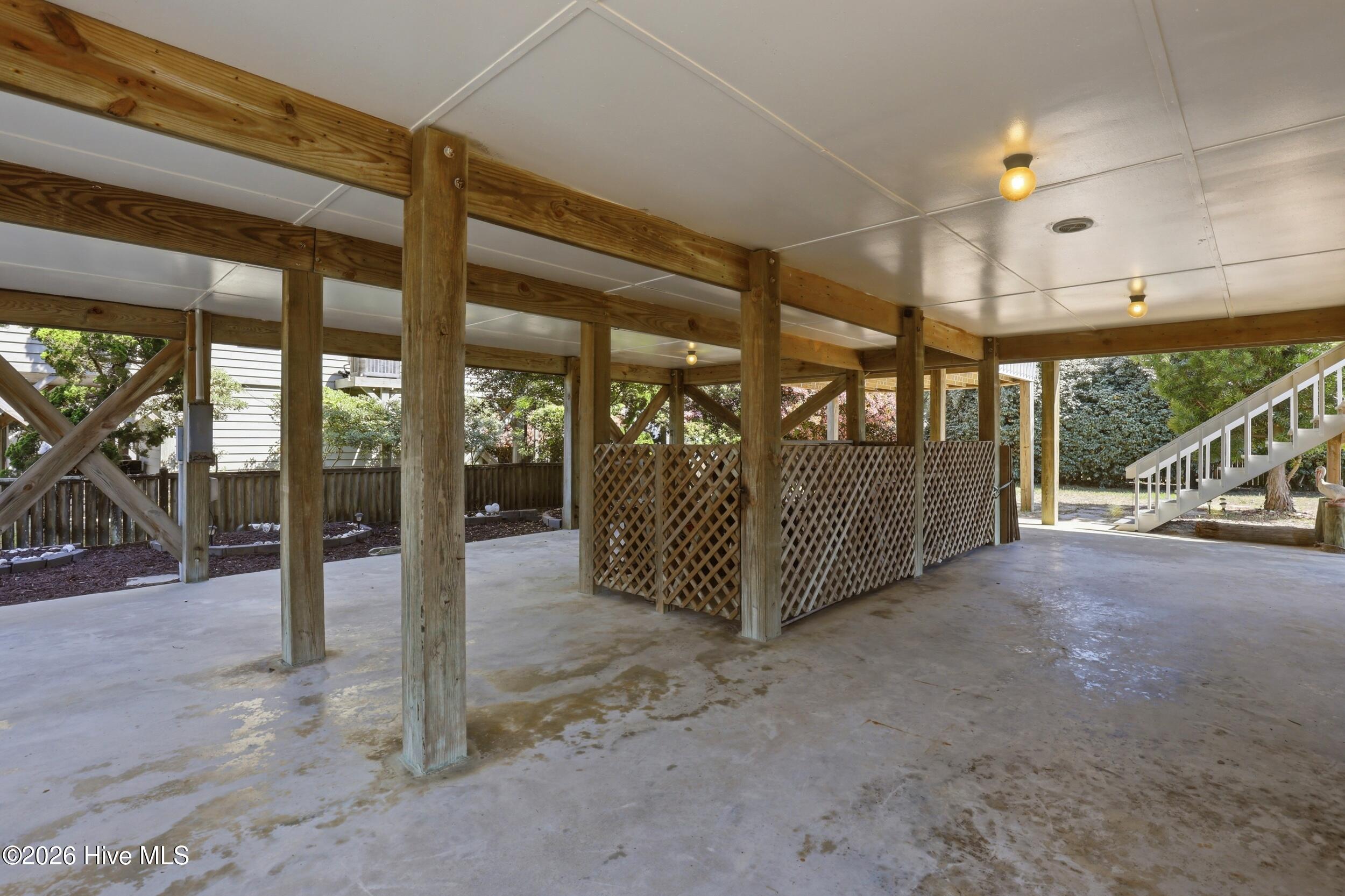 100565033 | Photo 33