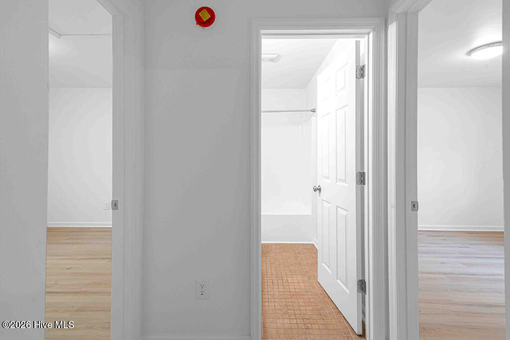 100557363 | Photo 23