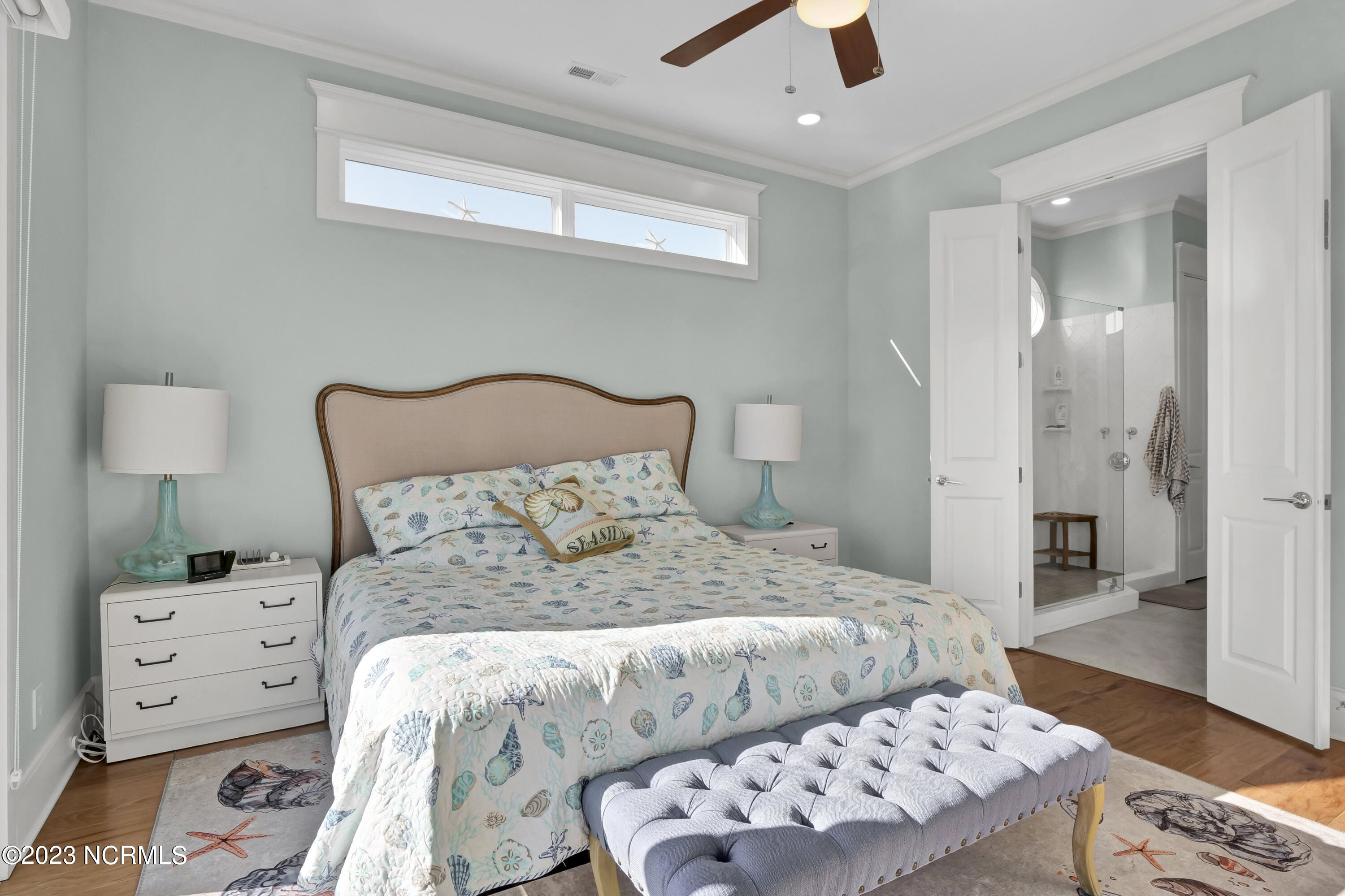 100550816 | Photo 32