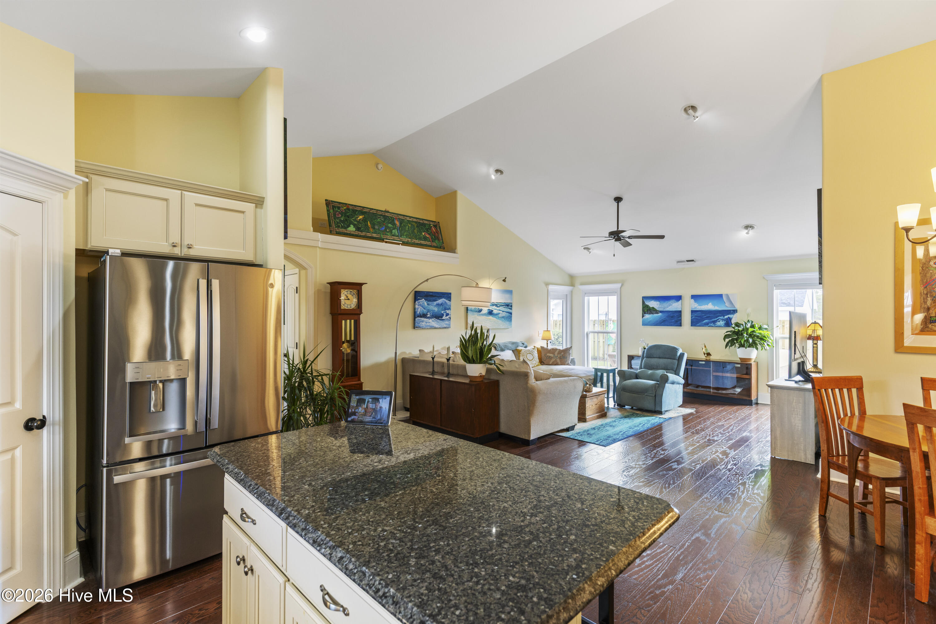 100551829 | Photo 17