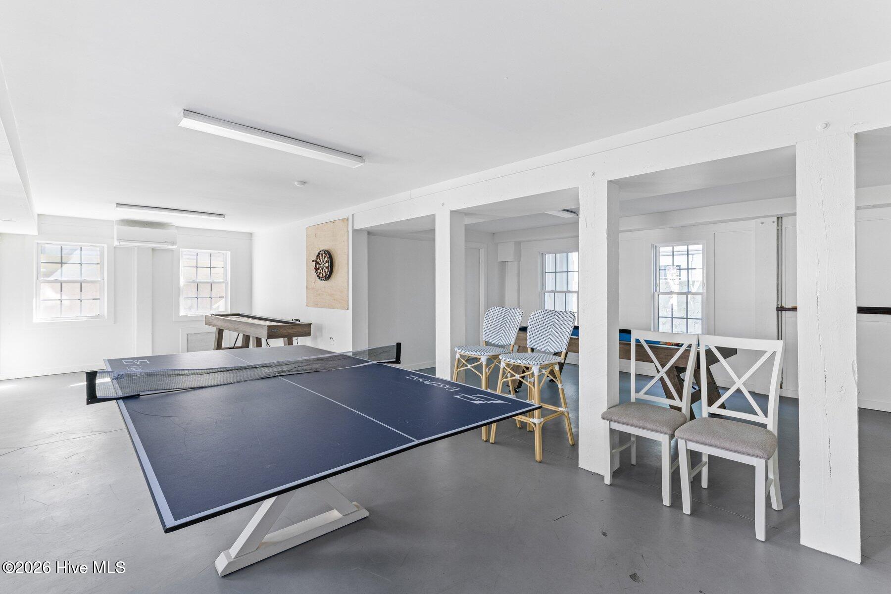 100557261 | Photo 48