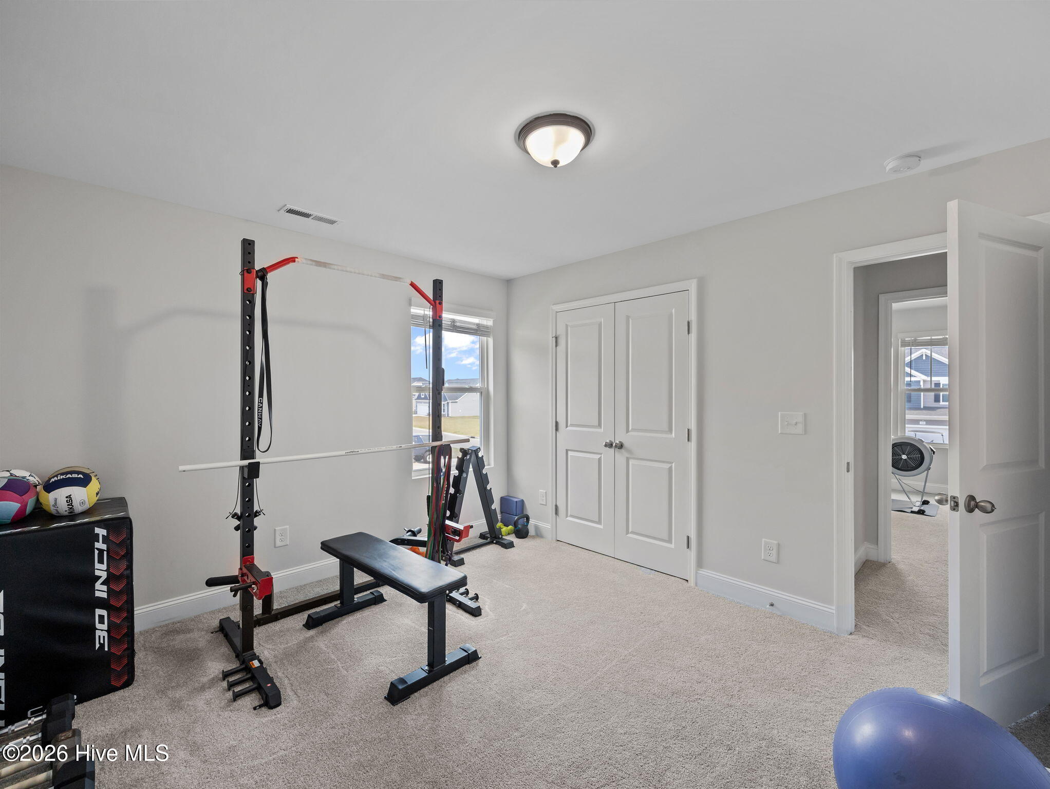 100562979 | Photo 25