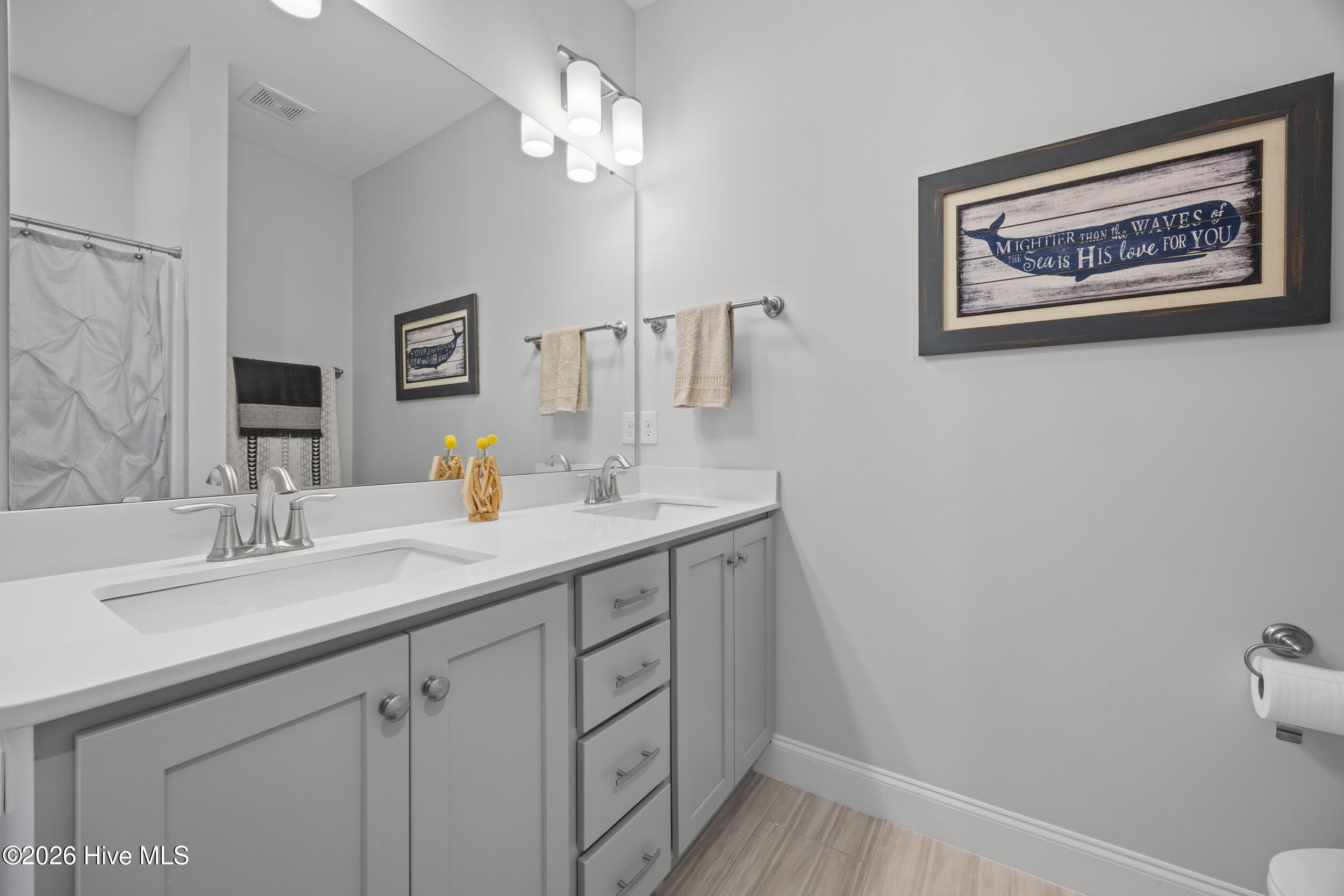 100554095 | Photo 32