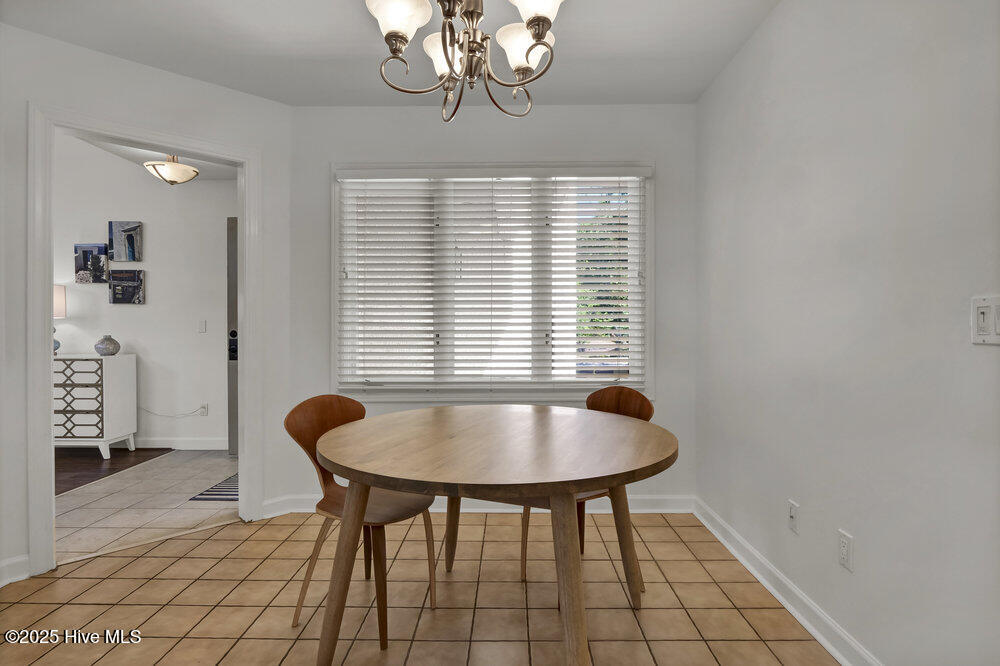 100551135 | Photo 16