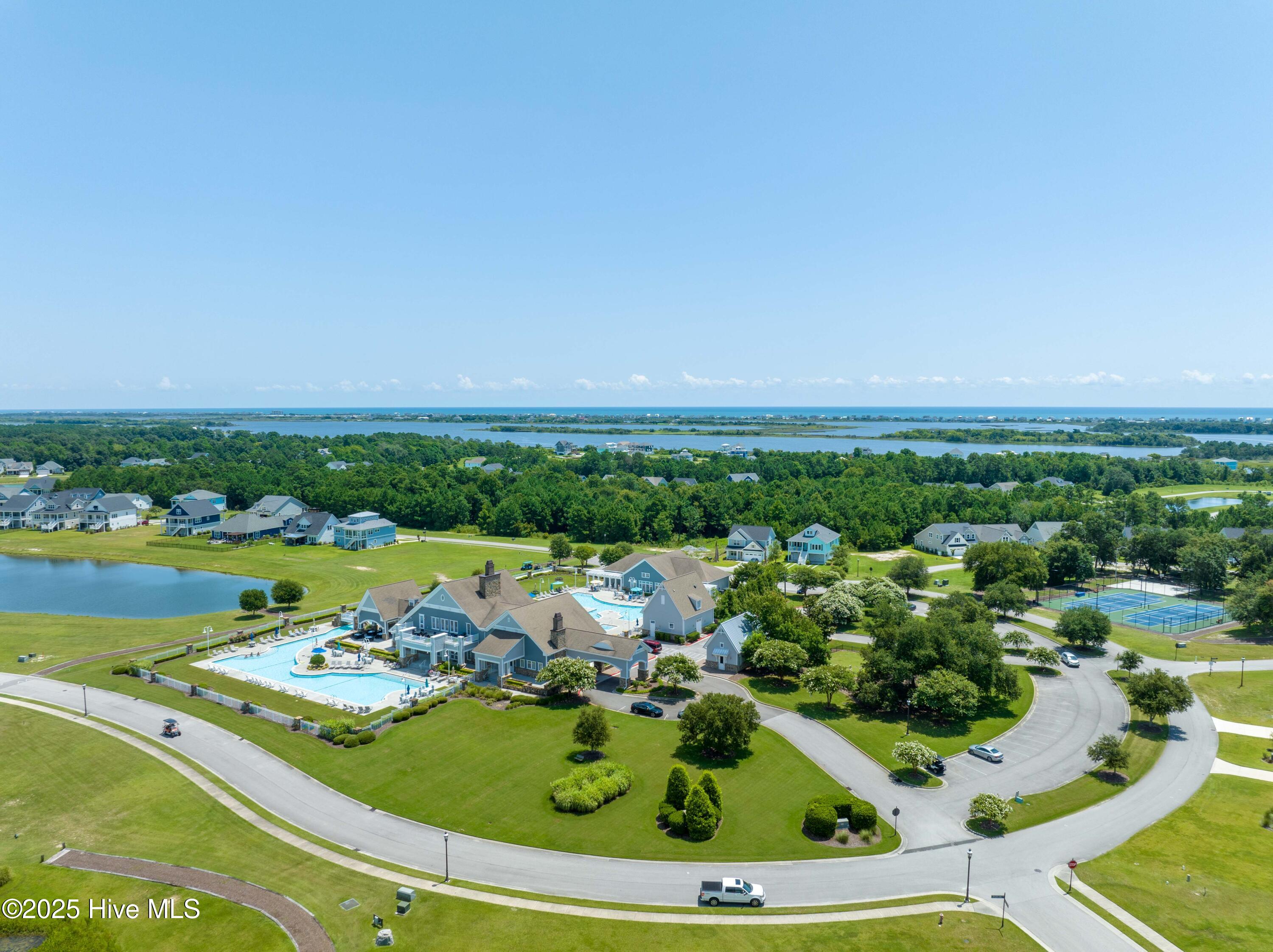 100543712 | Photo 42