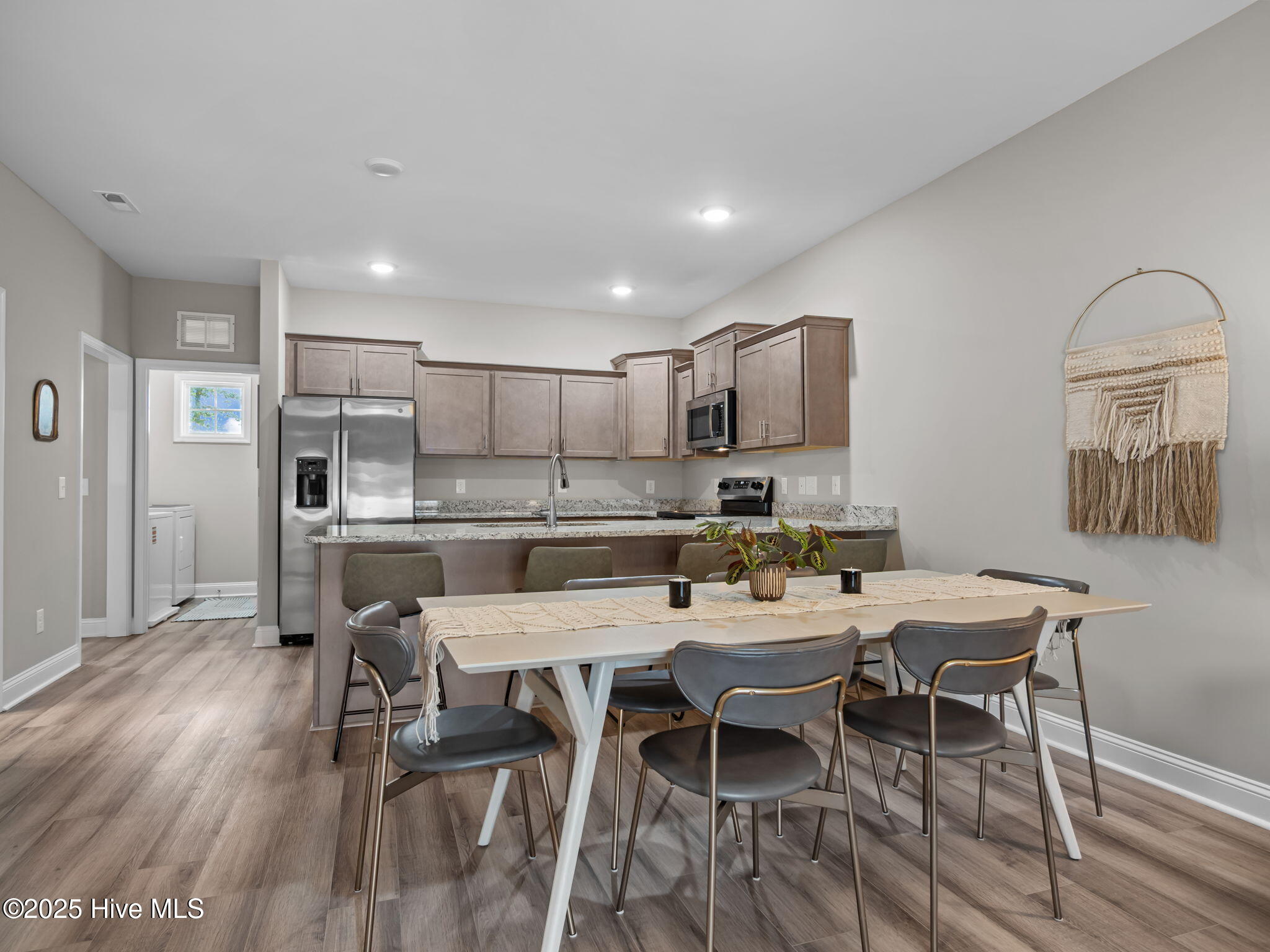 100530492 | Photo 23