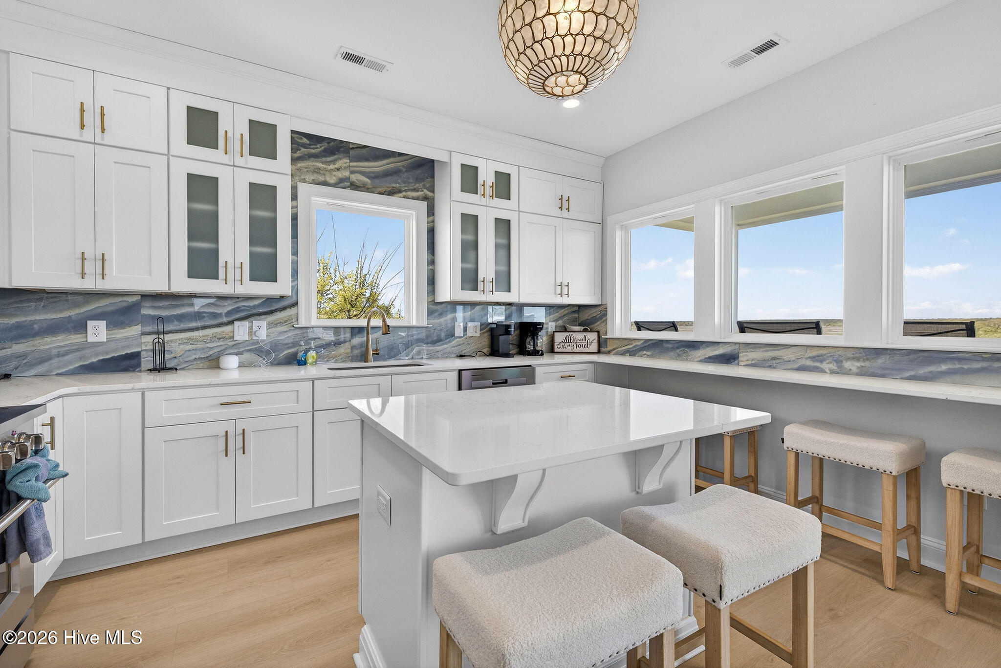 100565526 | Photo 11