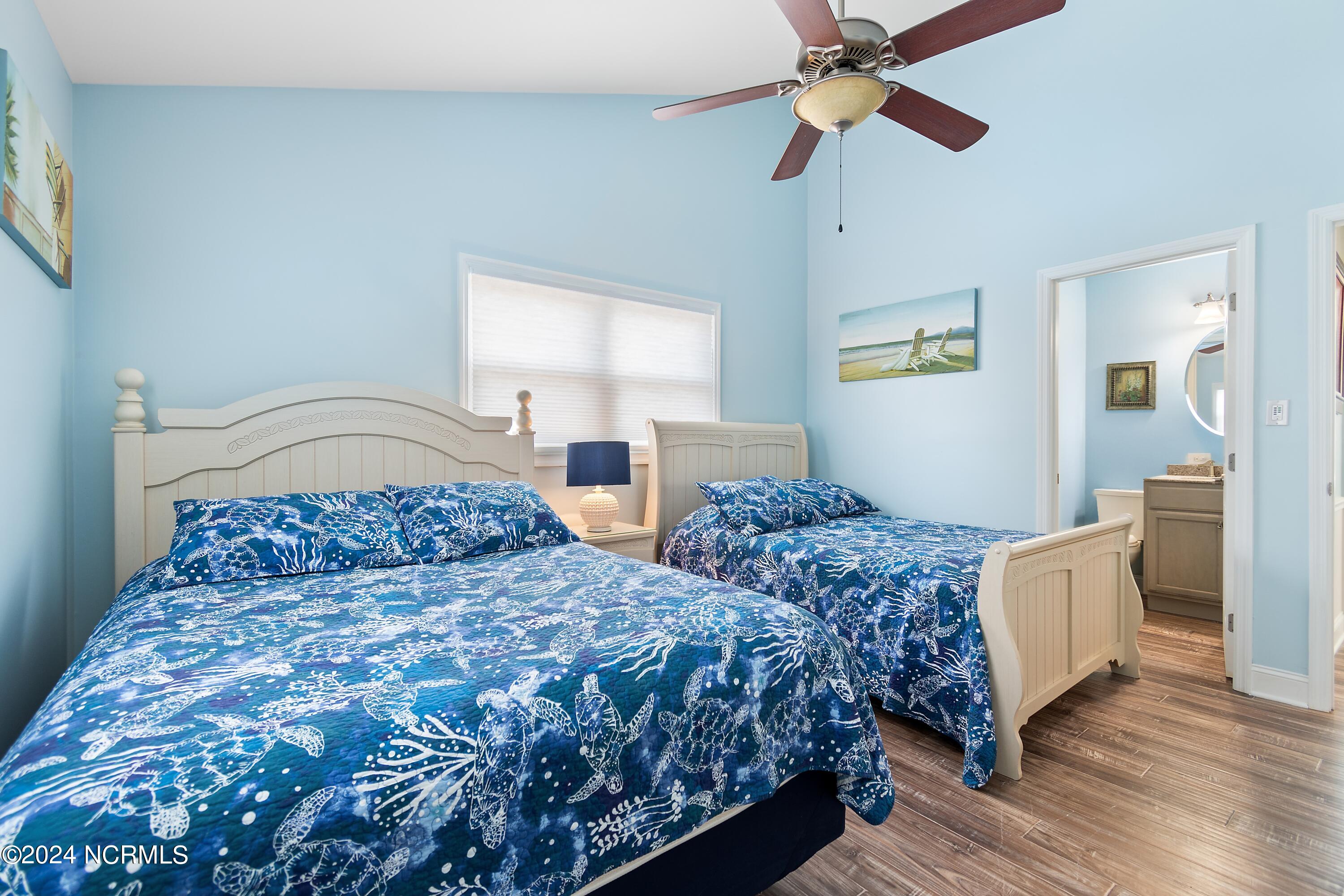 100547764 | Photo 24