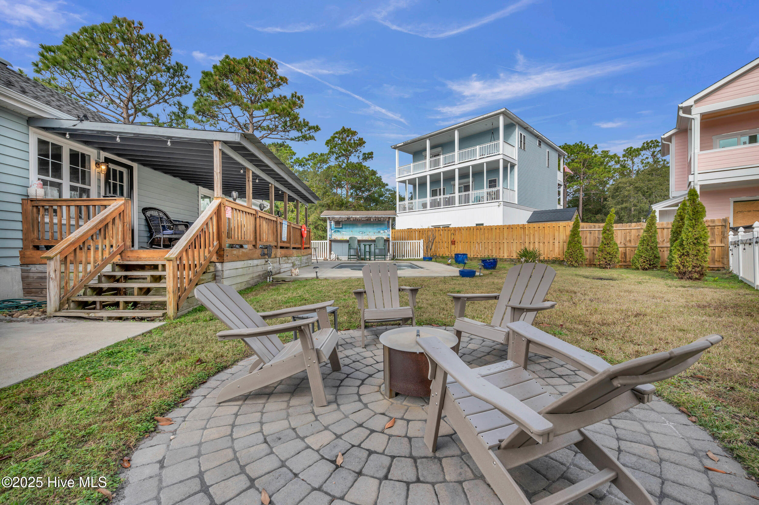 100543917 | Photo 38