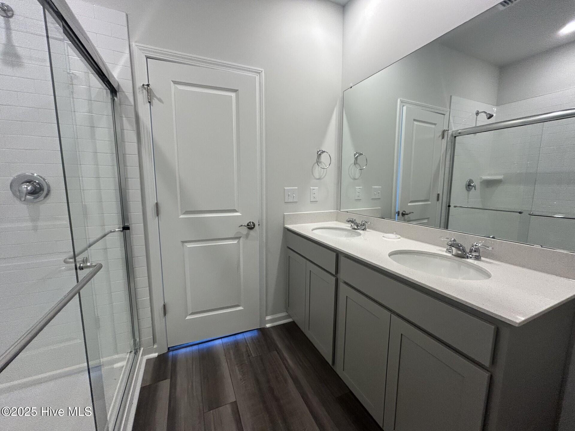 100525039 | Photo 26