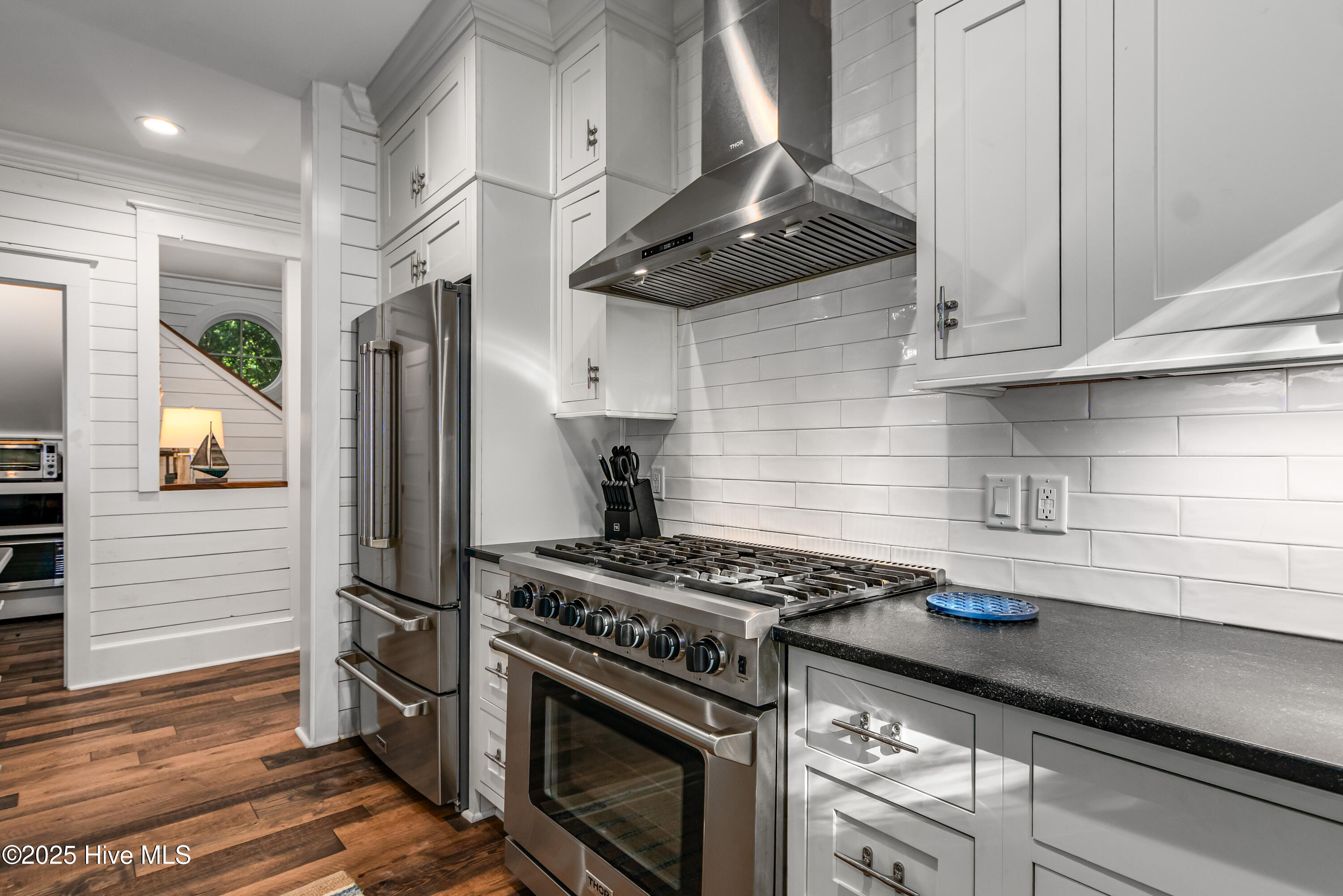 100530236 | Photo 16